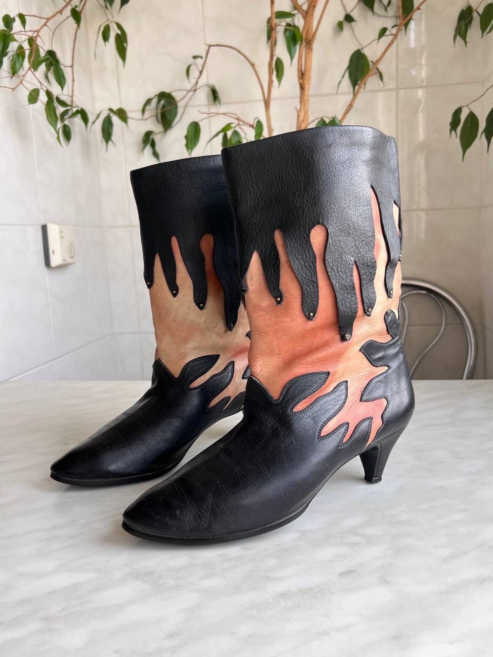 Genuine Leather × Vintage Vintage Black Flame Fire Leather High Woman's Boots Heels Size US 7 / IT 37 - 4 Thumbnail