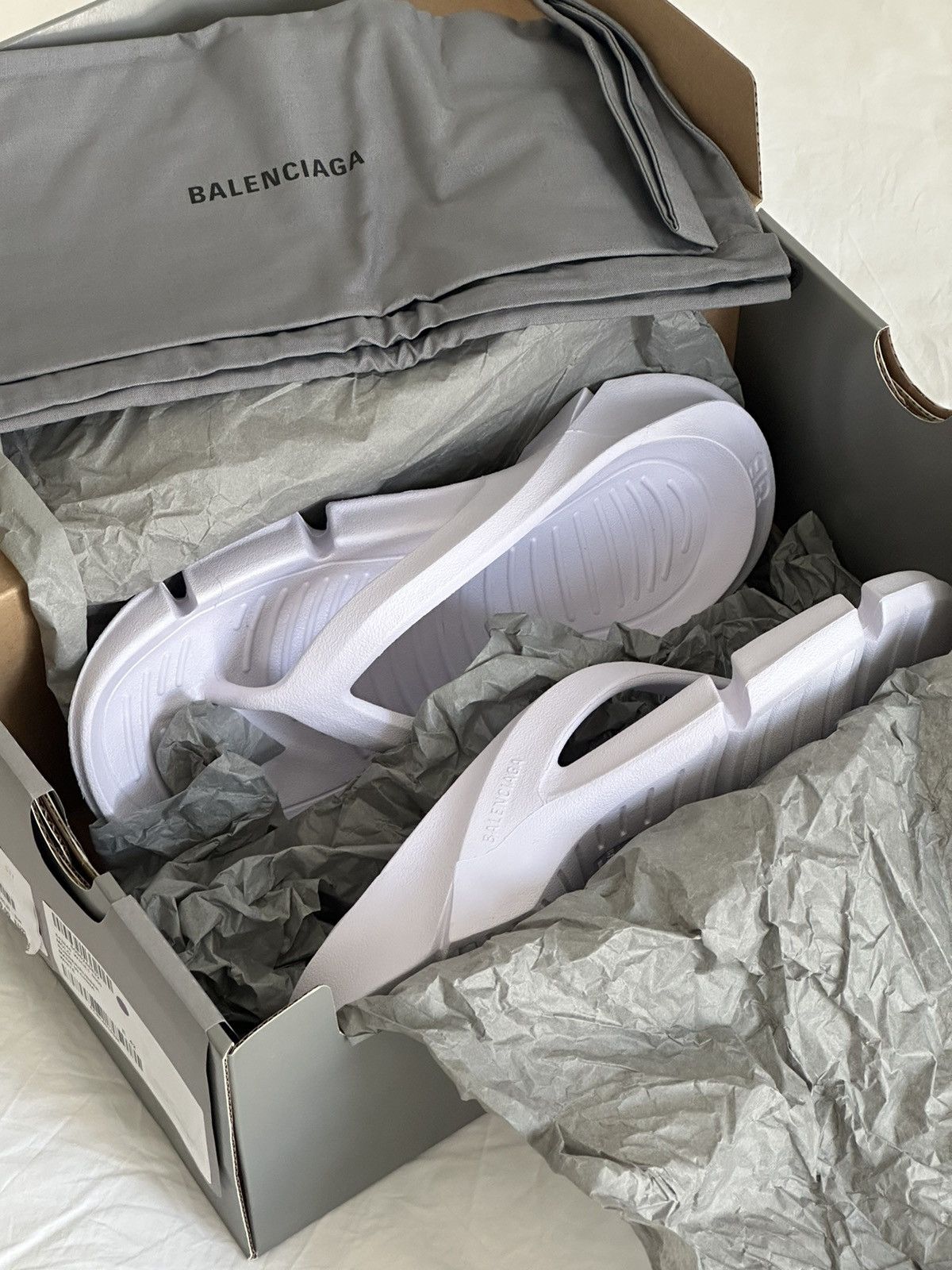 Balenciaga Balenciaga White Mold Thong Sandal Size US 9 / EU 42 - 8 Thumbnail