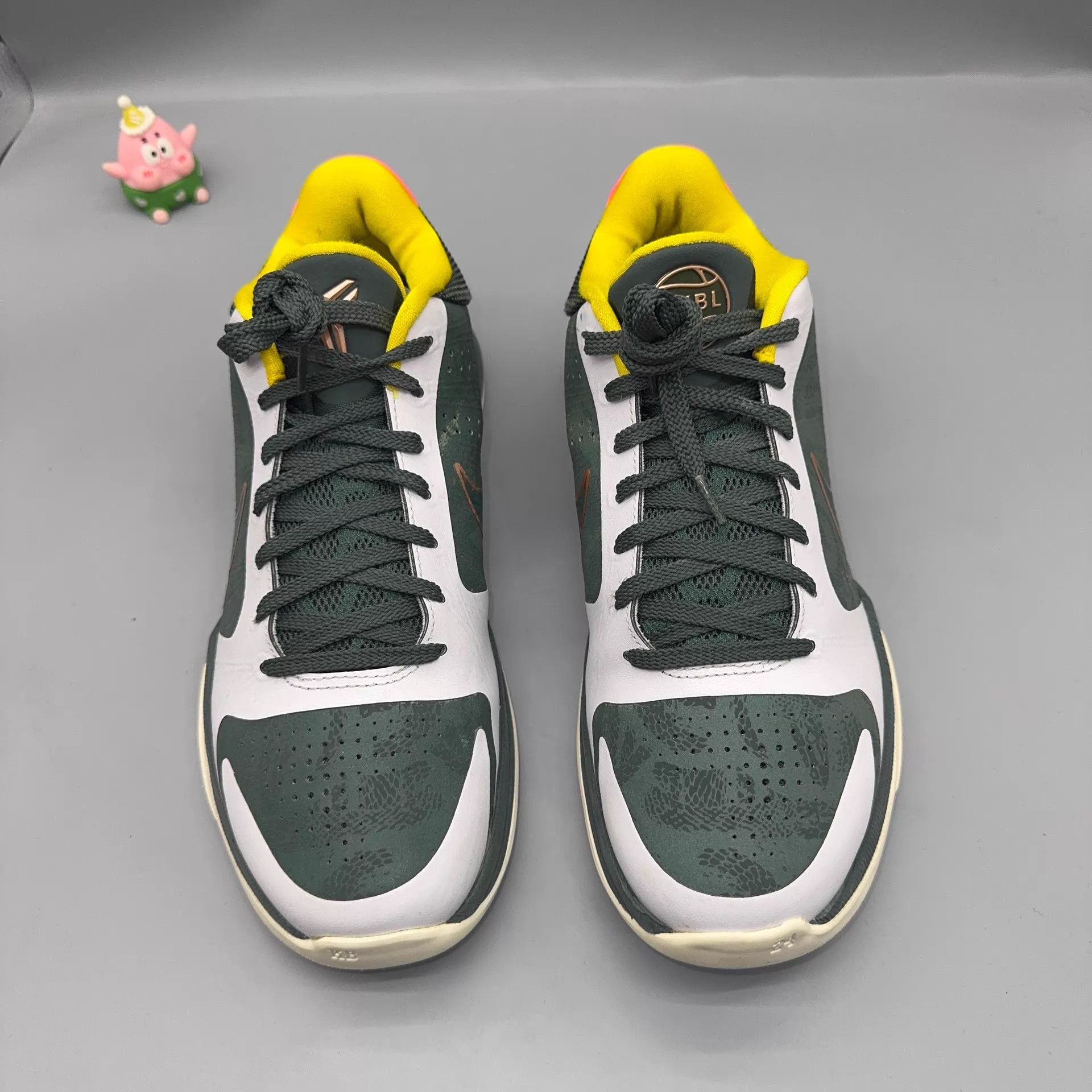 Nike Nike Kobe 5 Gray Green Size 42 Size US 8.5 / EU 41-42 - 2 Thumbnail