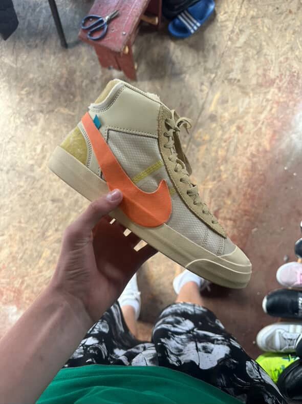 Nike × Off-White Nike Blazer Mid x OFF-WHITE All Hallows Eve Size US 8.5 / EU 41-42 - 2 Thumbnail
