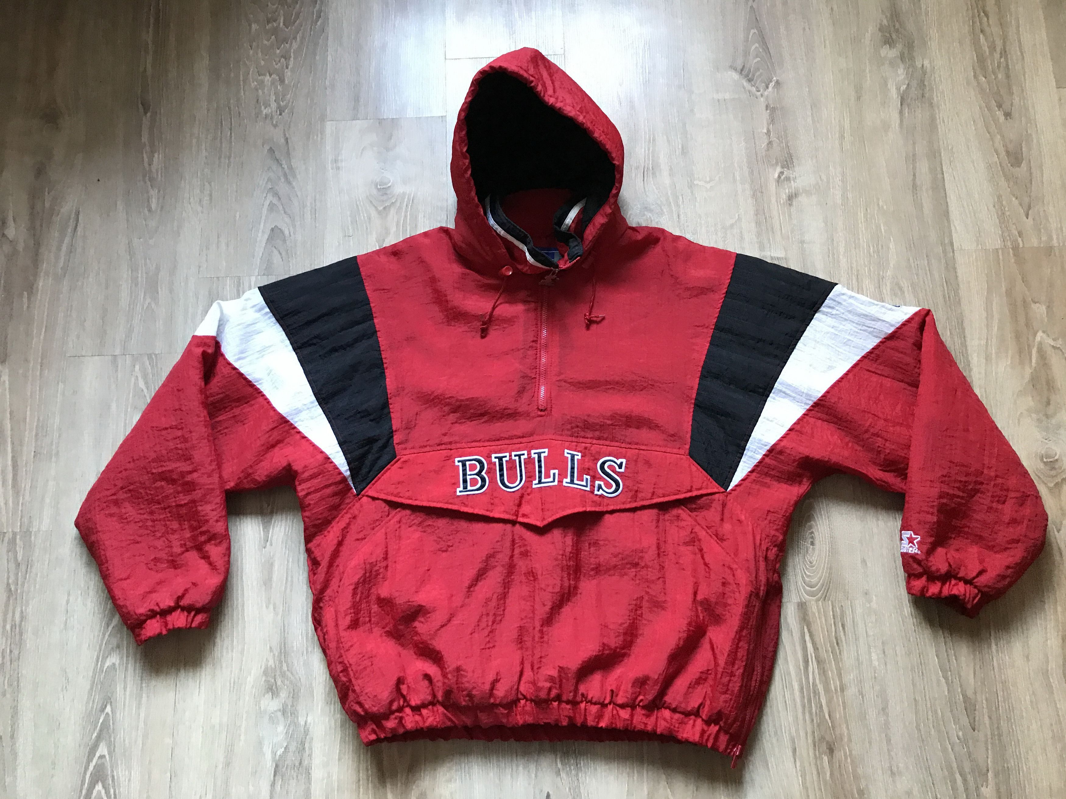 image of Vintage Starter Anorak Chicago Bulls Jacket in Red, Men's (Size XL)