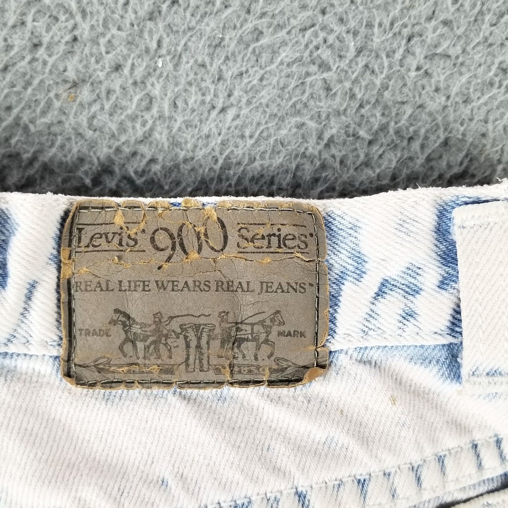 Levi's VINTAGE Levi's Jeans Woman 7 Acid Washed 900 Series 24X29 Tapered High Mom USA Jeans Women 24x29.5 Inseam USA 90s Theme Size 28" / US 6 / IT 42 - 4 Thumbnail