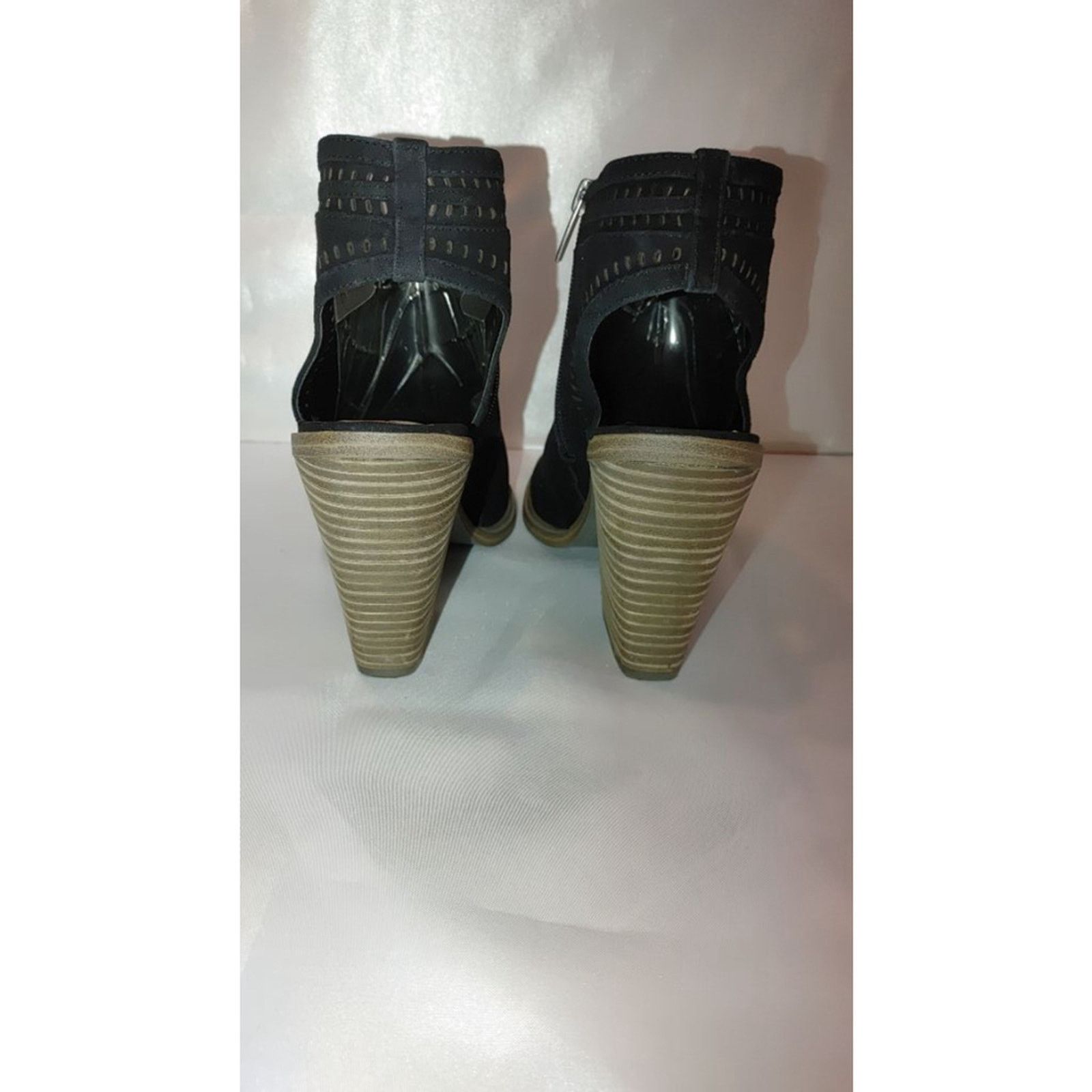 Vince Camuto Vince Camuto Koral Peep Toes Size 9 Size US 9 / IT 39 - 11 Thumbnail