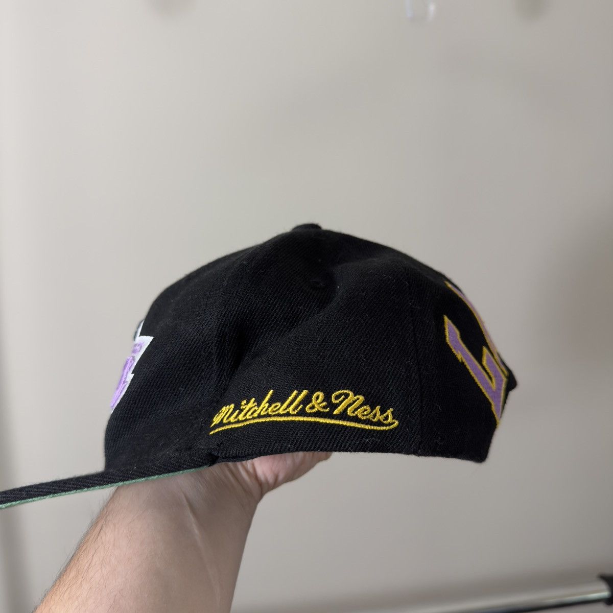 Mitchell & Ness Los Angeles Lakers black snapback hat Size ONE SIZE - 3 Thumbnail