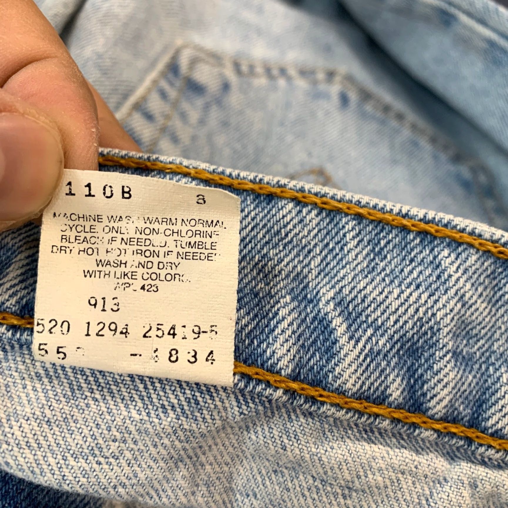 Levi's VINTAGE Levi's 550 Denim Jeans Men 32x29 90s Blue Relaxed Tapered USA Denim Jeans Men 32 Relaxed 90s Blue Levi's 550 Vintage USA Pants Size US 32 / EU 48 - 4 Thumbnail