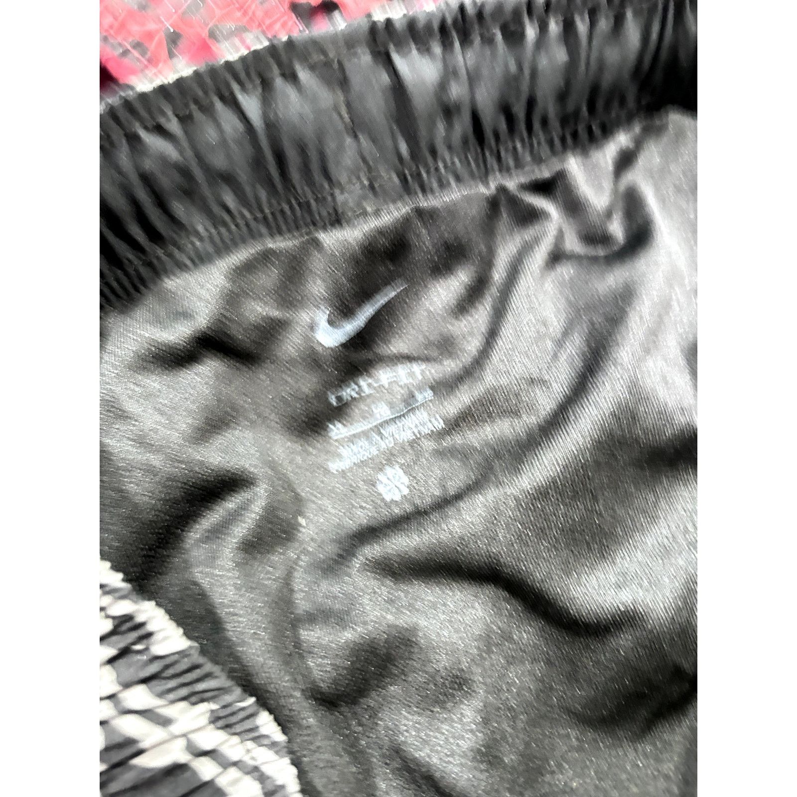 Nike NIKE Black & Gray Dri-FIT Tempo Icon Clash Running Shorts Size 32" / US 10 / IT 46 - 8 Thumbnail
