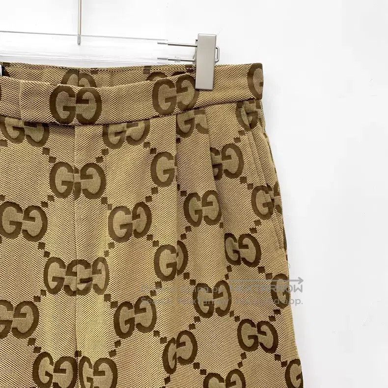 Gucci Gucci Brown logo jacquad full print cotton casual shorts Size US 34 / EU 50 - 3 Thumbnail