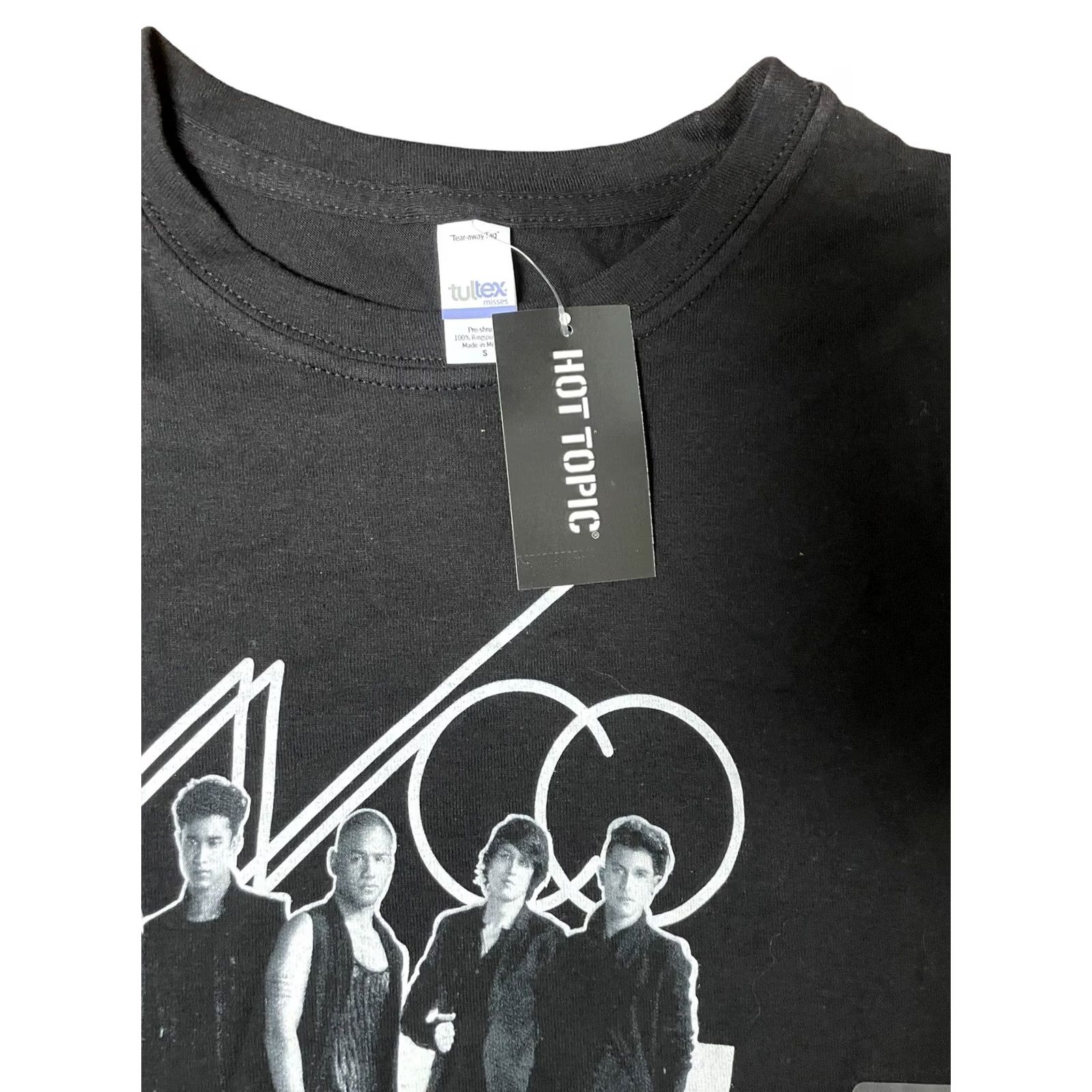 Hot Topic Hot Topic Shirt Womens Small Black Short Sleeve Tee NWT 2018 Rock Band Cnco Pop Group Regular Size S Tee Shirt Size S / US 4 / IT 40 - 6 Thumbnail