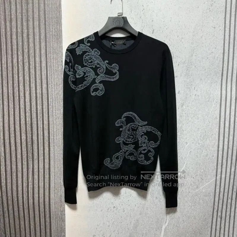 Versace Versace Black Wool Embroidered Pullover Sweater . Size US S / EU 44-46 / 1 - 1 Thumbnail
