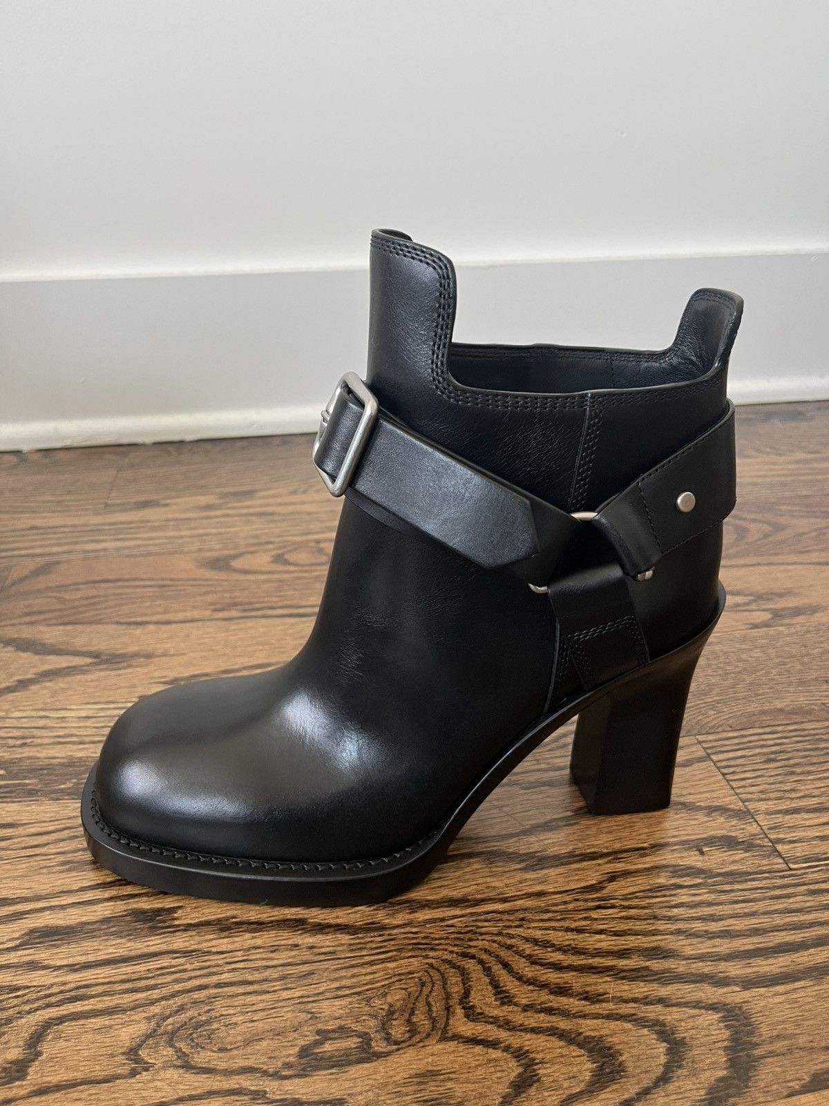 Burberry Burberry Leather Stirrup Low Boots Size US 9.5 / IT 39.5 - 8 Thumbnail