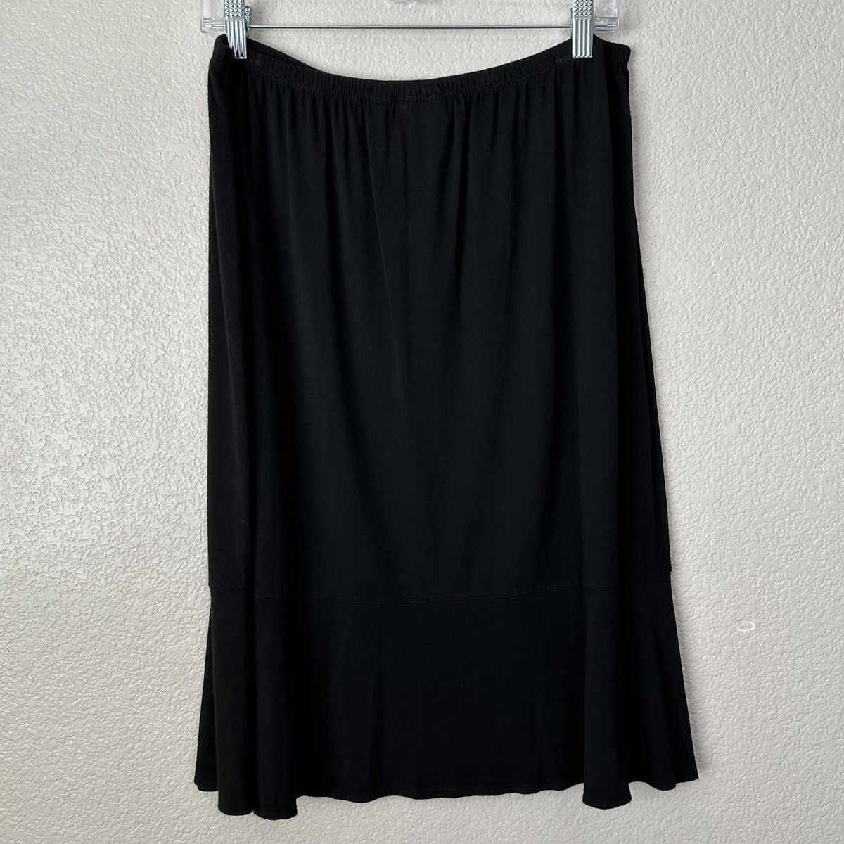 Chicos Chico’s Black Elasticized Waist Midi Skirt Size 30" / US 8 / IT 44 - 4 Thumbnail