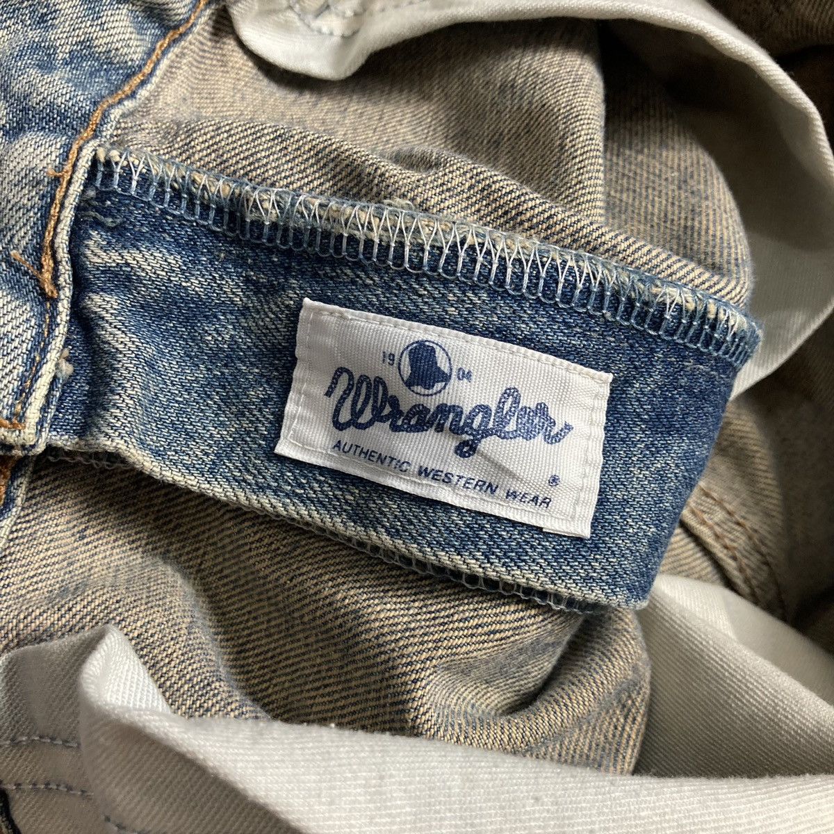 Japanese Brand × Vintage × Wrangler WRANGLER - Vtg 90s Jorts Mudwash Distressed Jeans 🇯🇵 Size US 34 / EU 50 - 9 Thumbnail