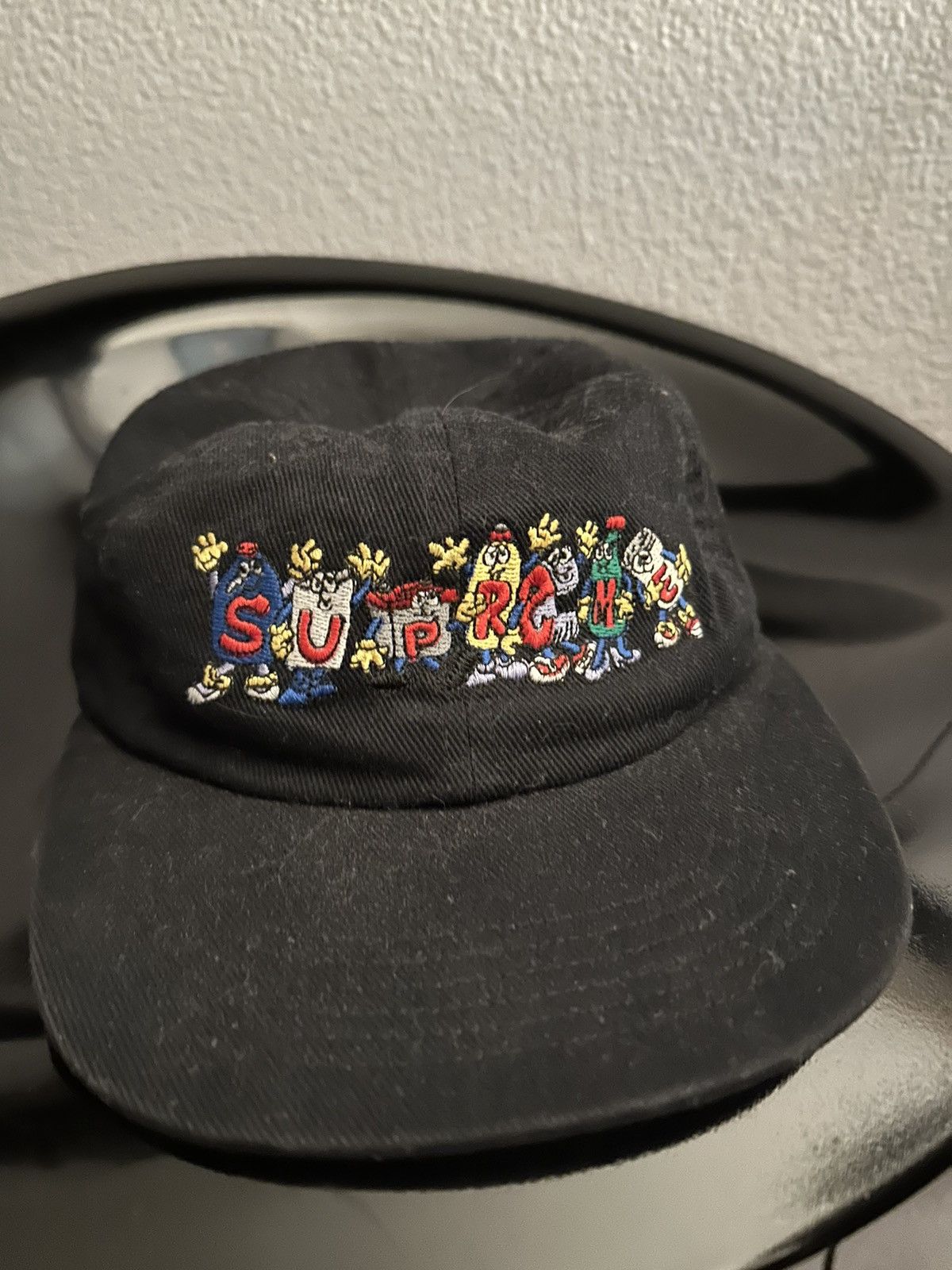 Supreme friends hat shop