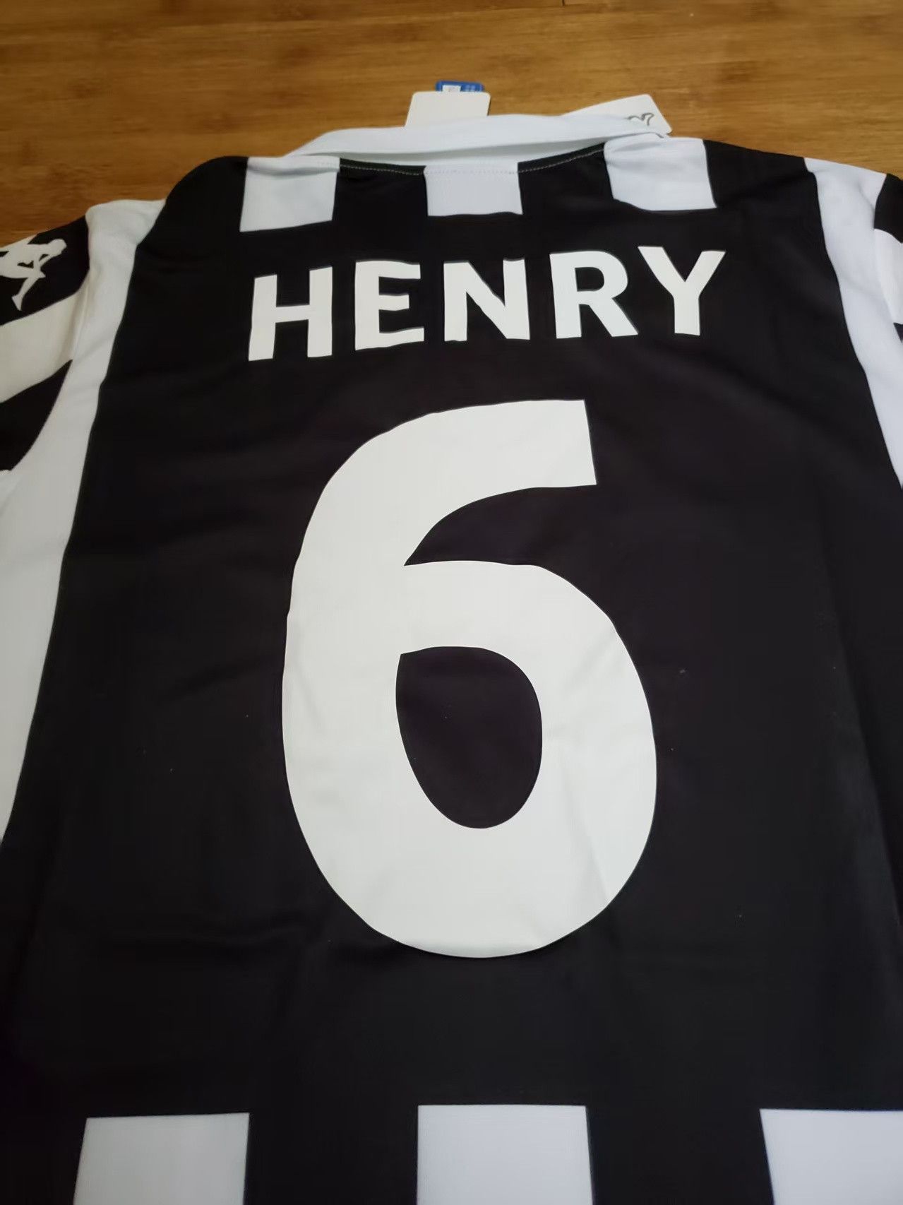Other 99 00 Juventus #6 Thierry Henry Jersey Size US M / EU 48-50 / 2 - 4 Thumbnail