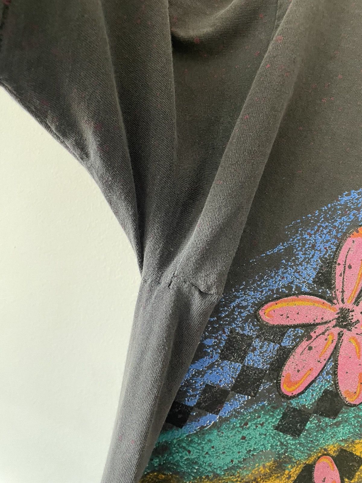 Vintage Vintage Faded 90s Pixel Flower Splattered tee Size US XL / EU 56 / 4 - 11 Thumbnail