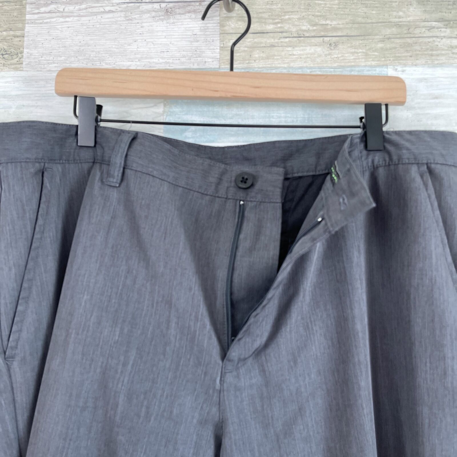 Izod IZOD Golf Flat Front Woven Pants Gray 4 Pocket Mens 38x32 Size US 38 / EU 54 - 3 Thumbnail