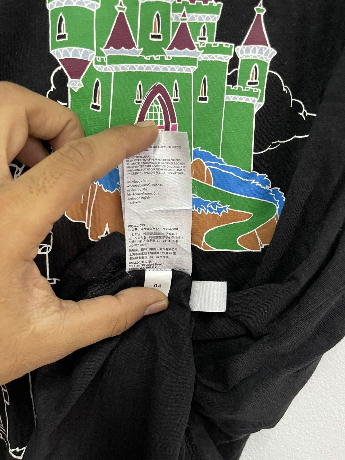 Disney × Undercover × Uniqlo Uniqlo X undercover snow white t-shirt 📸 Size US XL / EU 56 / 4 - 5 Thumbnail