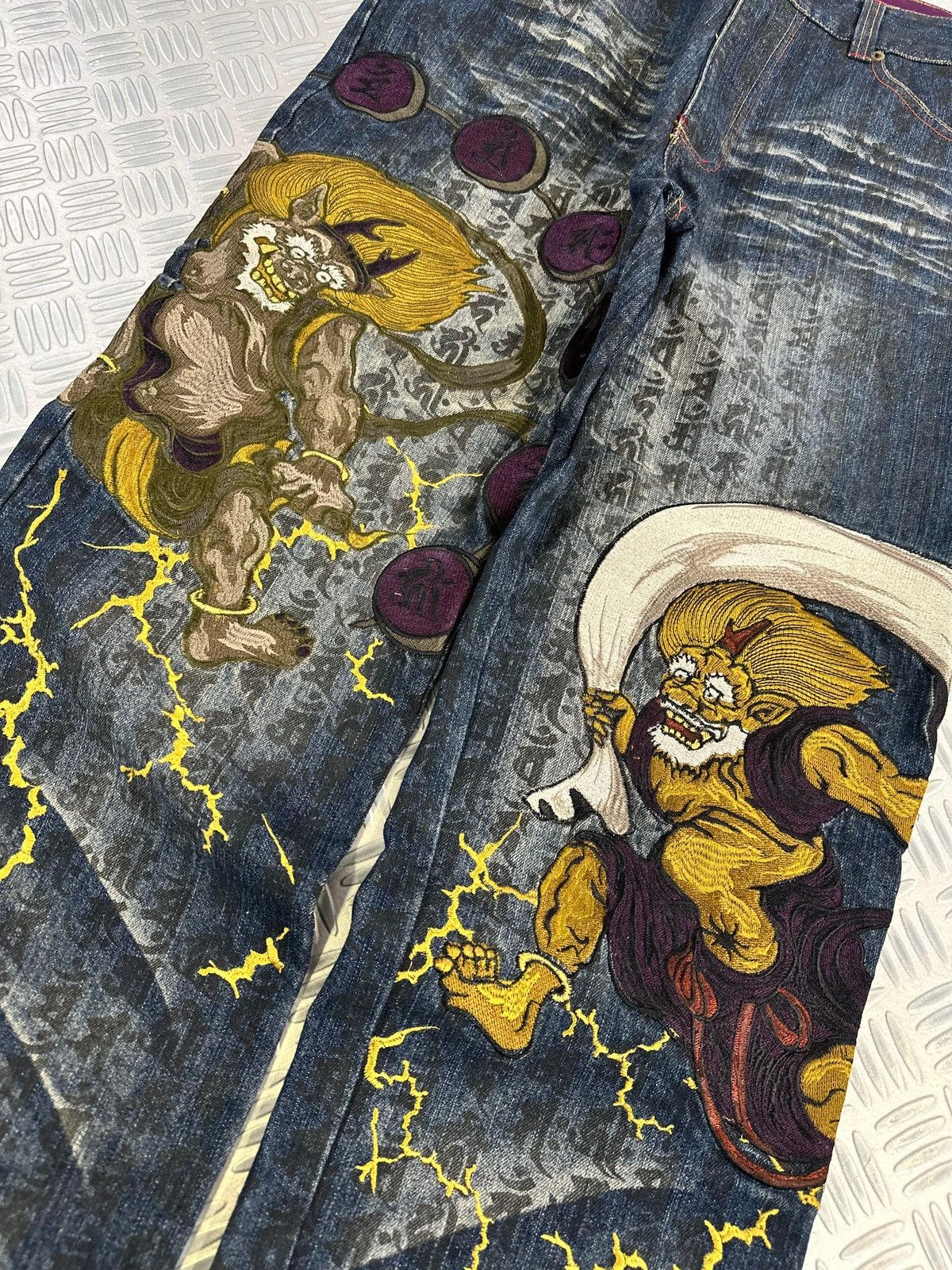 If Six Was Nine × Japanese Brand × Vintage Karakuri tamashi jeans vintage sukajan souvenir embroidered Size US 36 / EU 52 - 3 Thumbnail