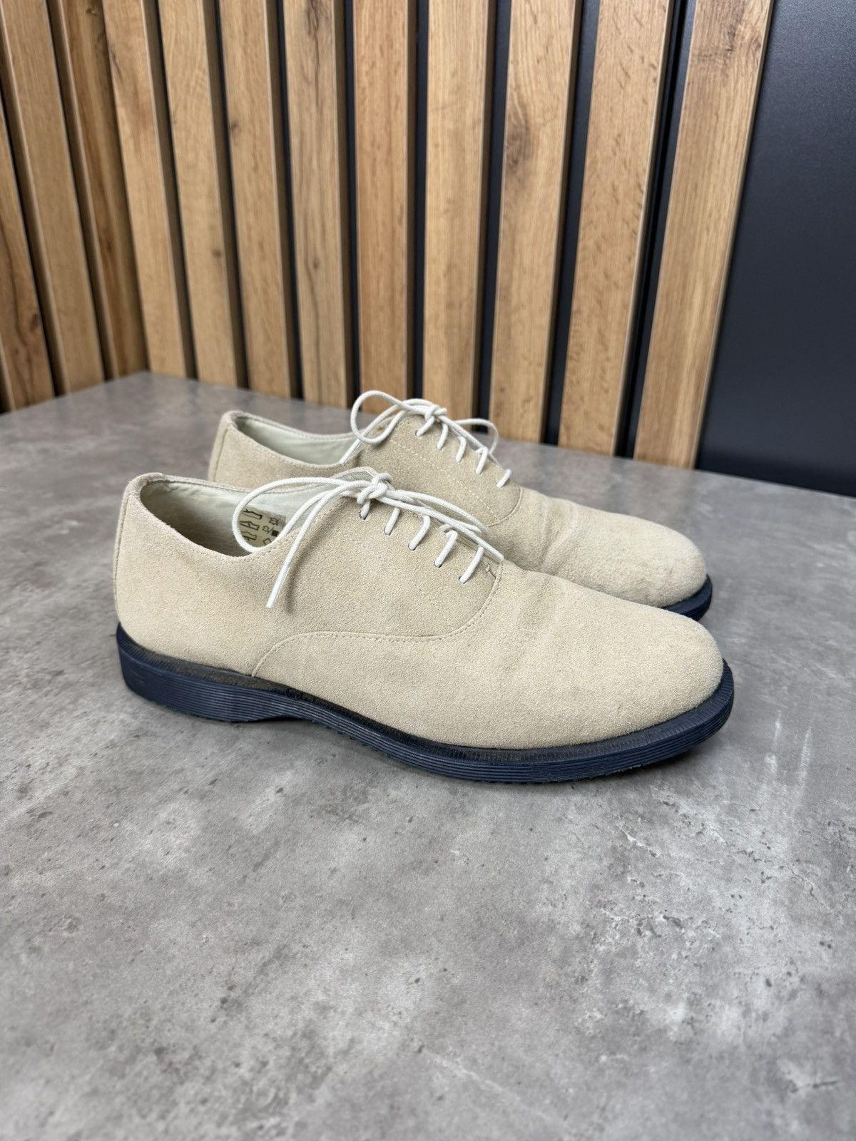 Dr. Martens Dr. Martens Henley Suede Derby Shoes Beige EU 43 US 10 Size US 9 / EU 42 - 2 Thumbnail