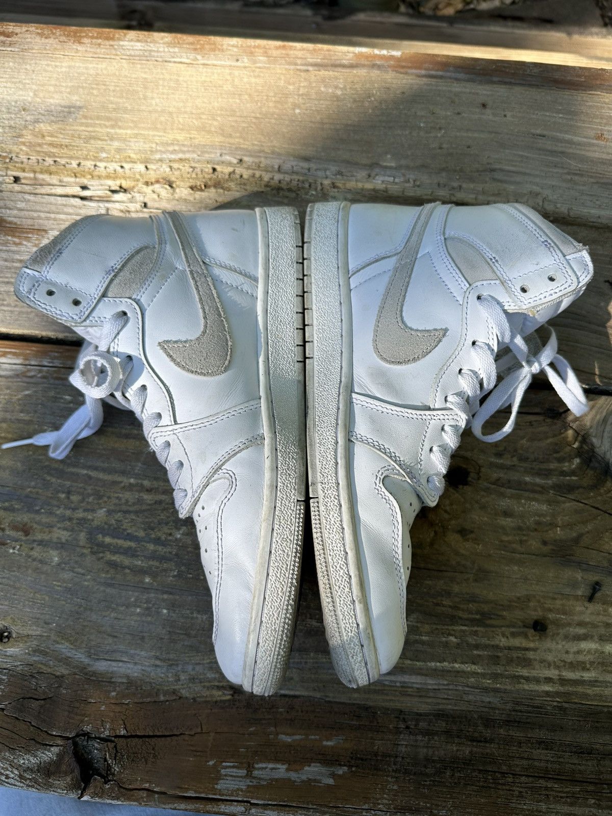 Jordan Brand × Nike Jordan 1 Neutral Grey OG Size US 9.5 / EU 42-43 - 12 Thumbnail