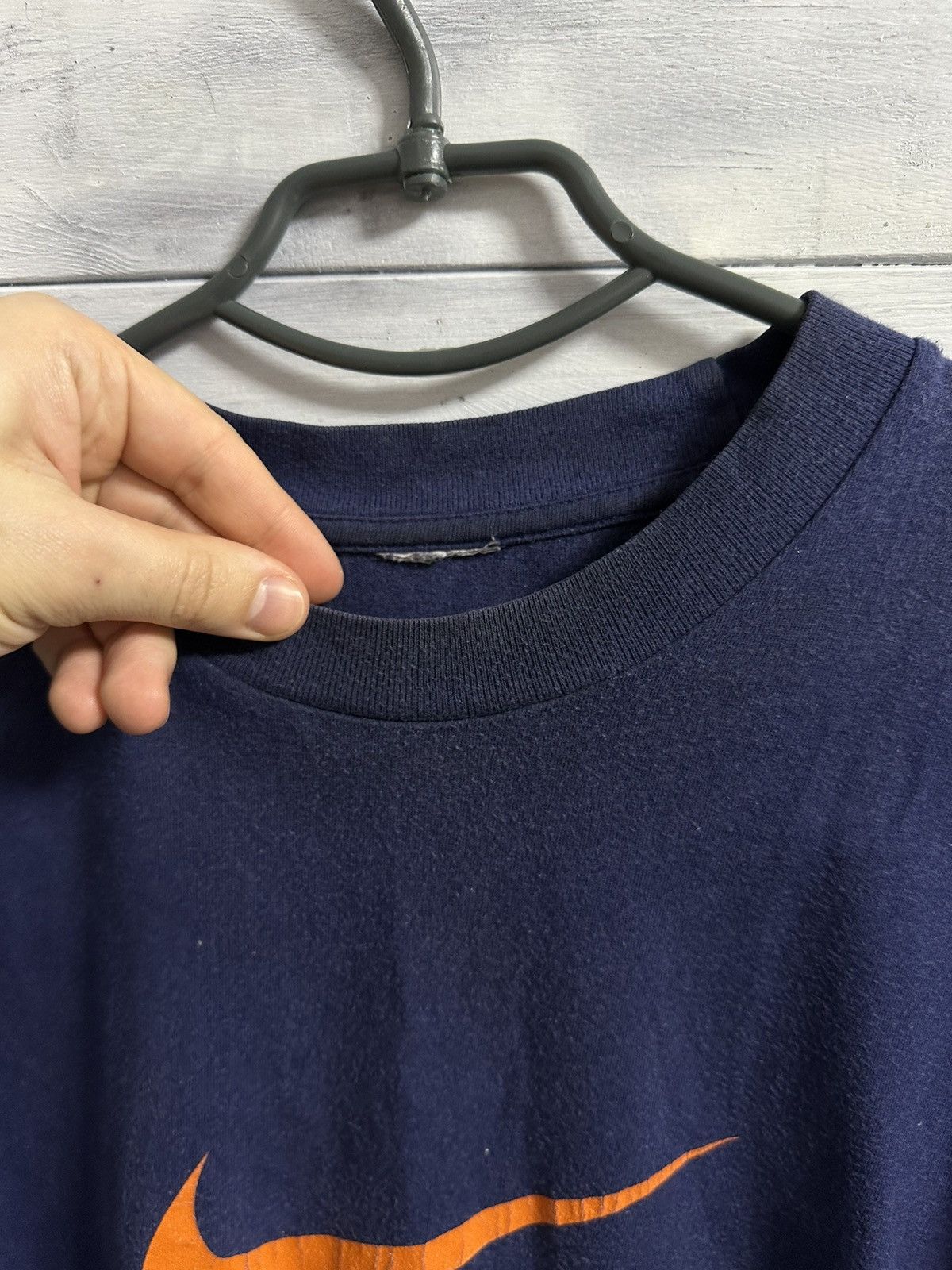 Nike Rare Vintage T-Shirt Nike Big Swoosh Centr Logo. Size US L / EU 52-54 / 3 - 6 Thumbnail