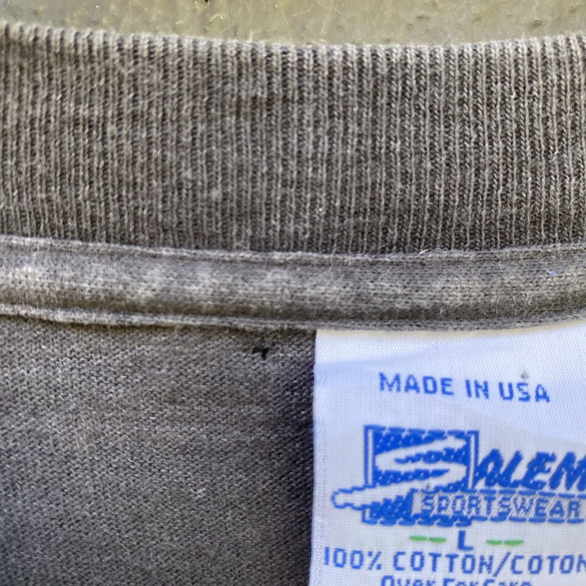 Salem Sportswear Thrashed Faded Vintage 90s Georgetown ERD GRUNGE HOLY GRAIL Size US XL / EU 56 / 4 - 7 Thumbnail