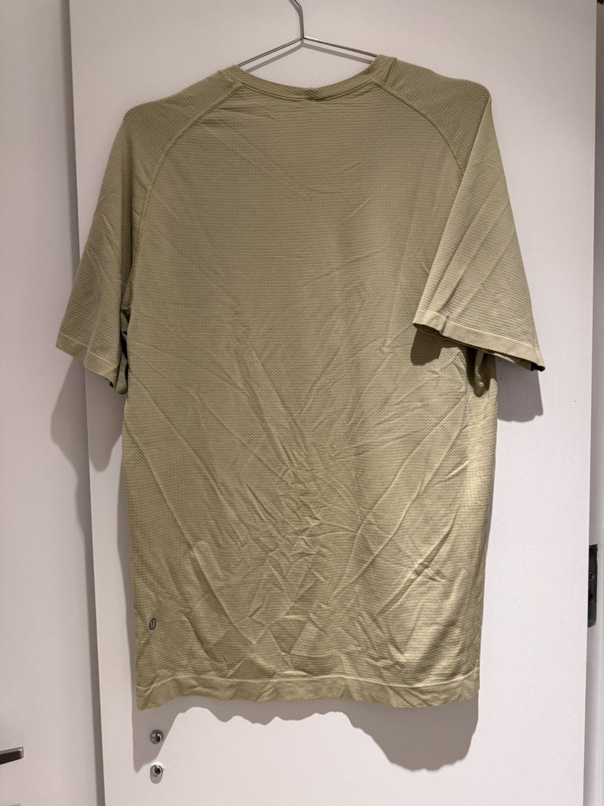 Lululemon Lululemon Short Sleeve Shirt Size US S / EU 44-46 / 1 - 3 Thumbnail