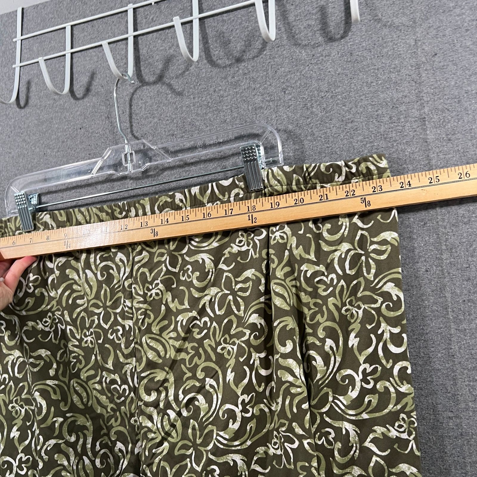 Other Anybody Lush Jersey Pull On Printed Shorts Olive/Hawaiian Size 42" / US 20 - 4 Thumbnail