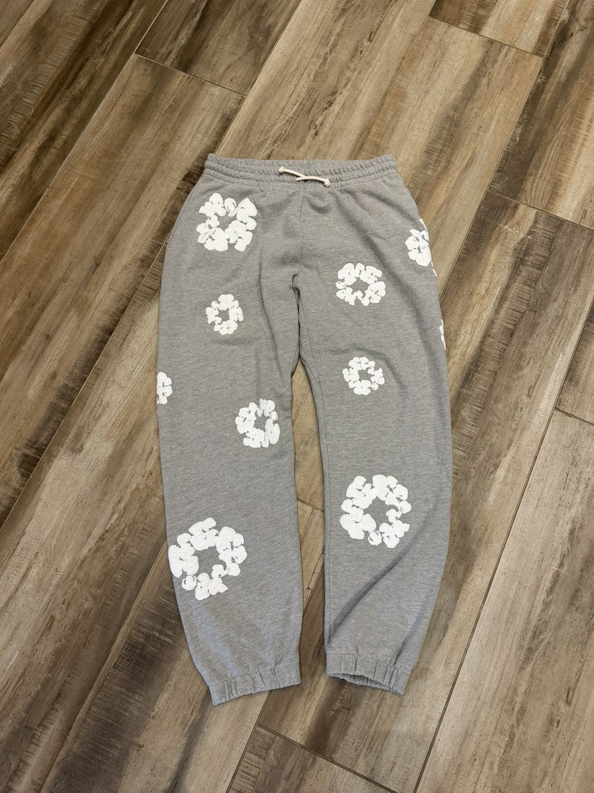 DENIM TEARS Denim Tears ‘Cotton Wreath’ Sweats XXL Size US 38 / EU 54 - 1 Thumbnail