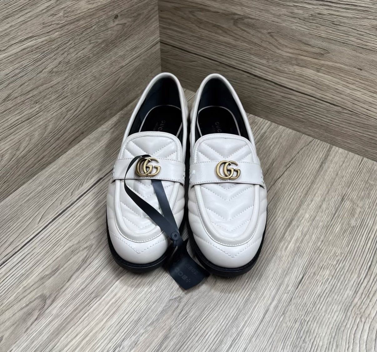Gucci Gucci Double G Series Off-White Embossed Loafers J41 Size US 8 / IT 38 - 2 Thumbnail