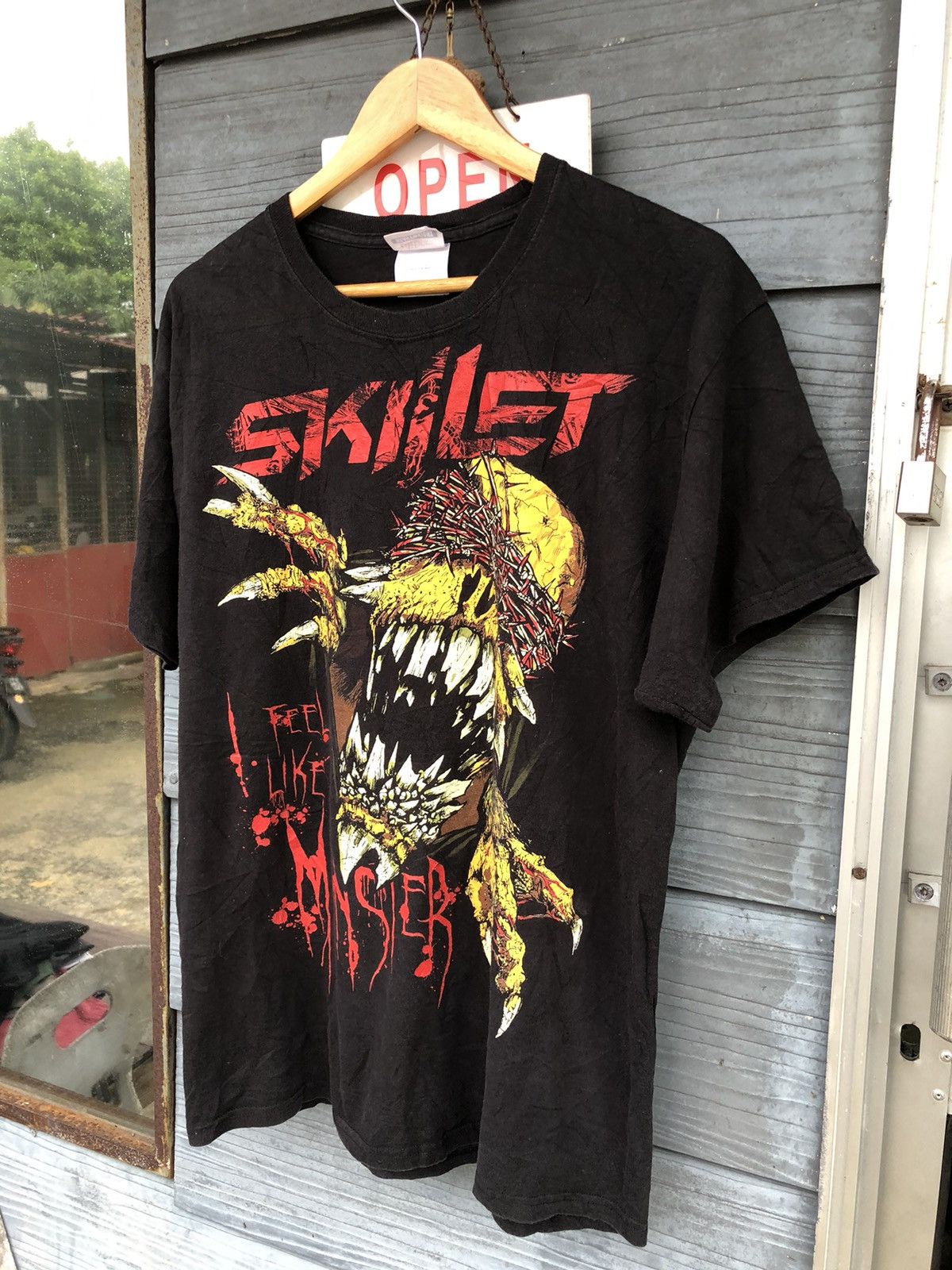 Band Tees × Vintage 🔥Vintage Y2K🔥Skillet Band I Fell Like A Monster Tee Size US L / EU 52-54 / 3 - 3 Thumbnail