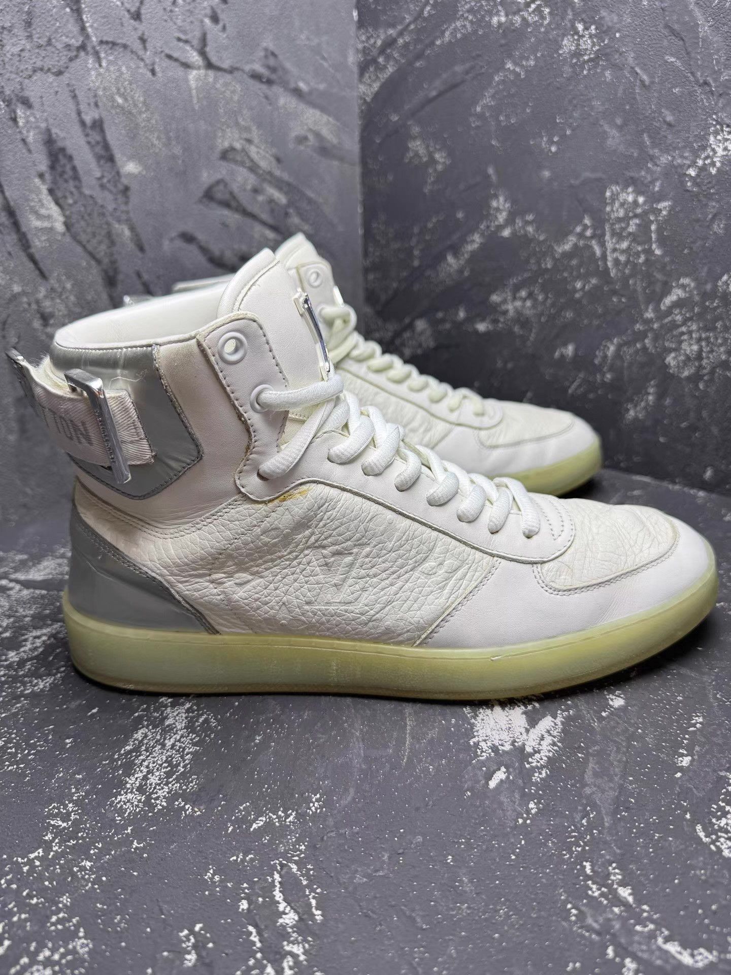 Louis Vuitton LV Rivoli High-Top Sneakers in Silver & White Q10 Size US 7.5 / EU 40-41 - 6 Thumbnail