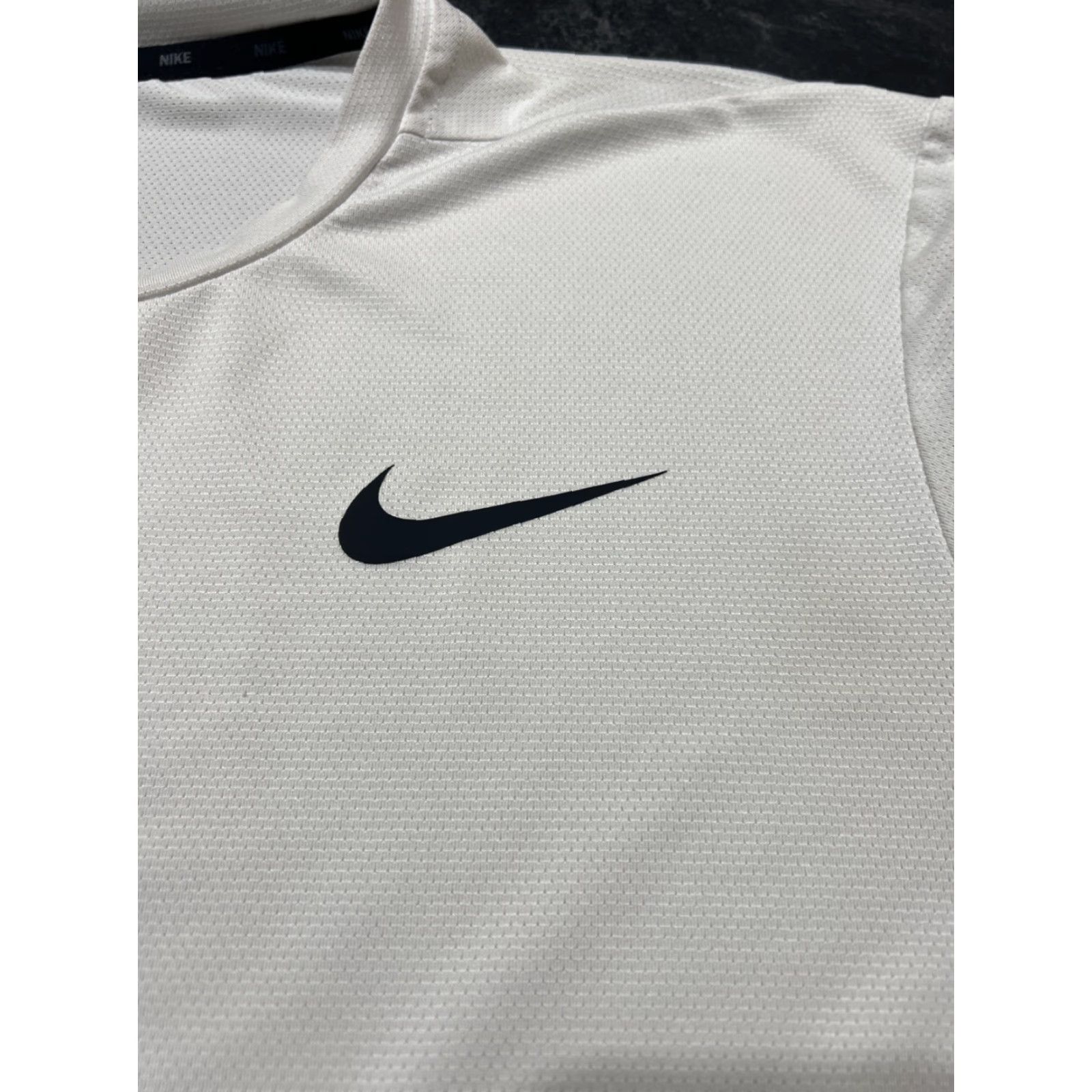 Nike Nike Dri-FIT Training Shirt XL Men White - Nike Dri-FIT Static T-Shirt Activewear Size XL White Men's Shirt Size US XL / EU 56 / 4 - 3 Thumbnail