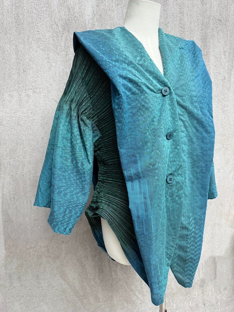 Issey Miyake Issey Miyake Blue-green cocoon-shaped pleated top Size M / US 6-8 / IT 42-44 - 1 Thumbnail