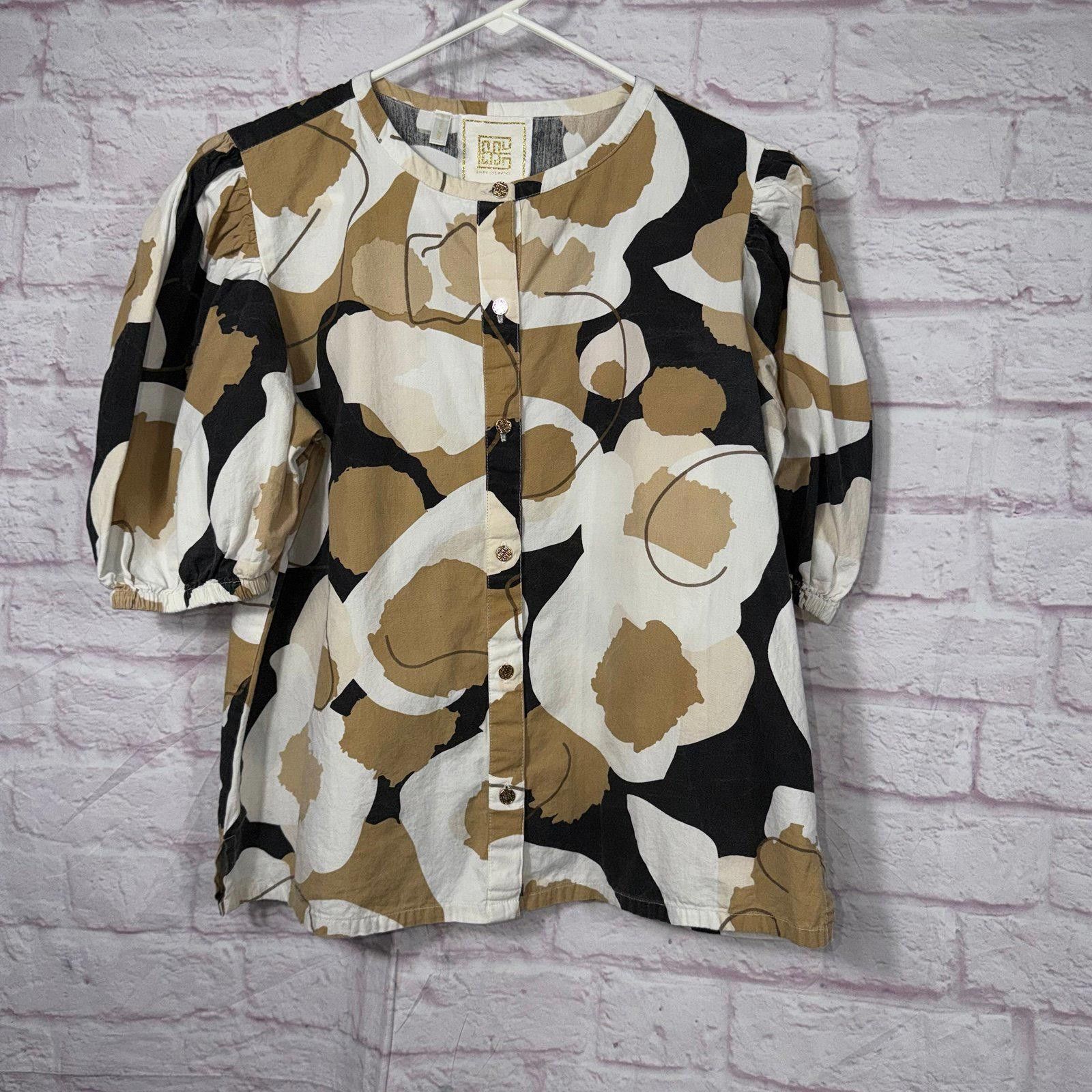 Other Emily McCarthy Floral Button-Up Blouse Size ONE SIZE - 1 Thumbnail