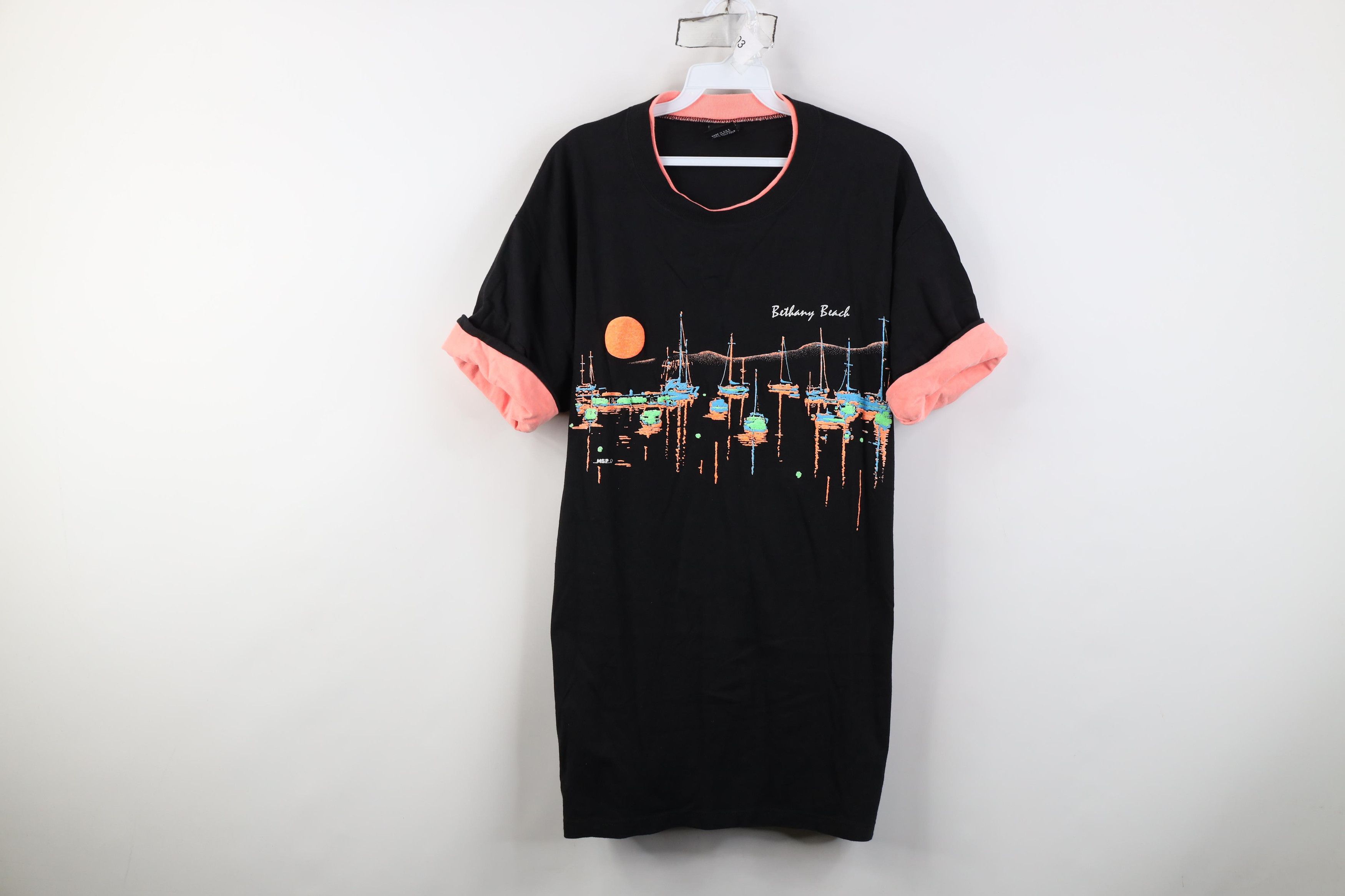 Vintage Vintage 90s Streetwear Beach Sailing Boat T-Shirt USA Size L / US 10 / IT 46 - 1 Thumbnail