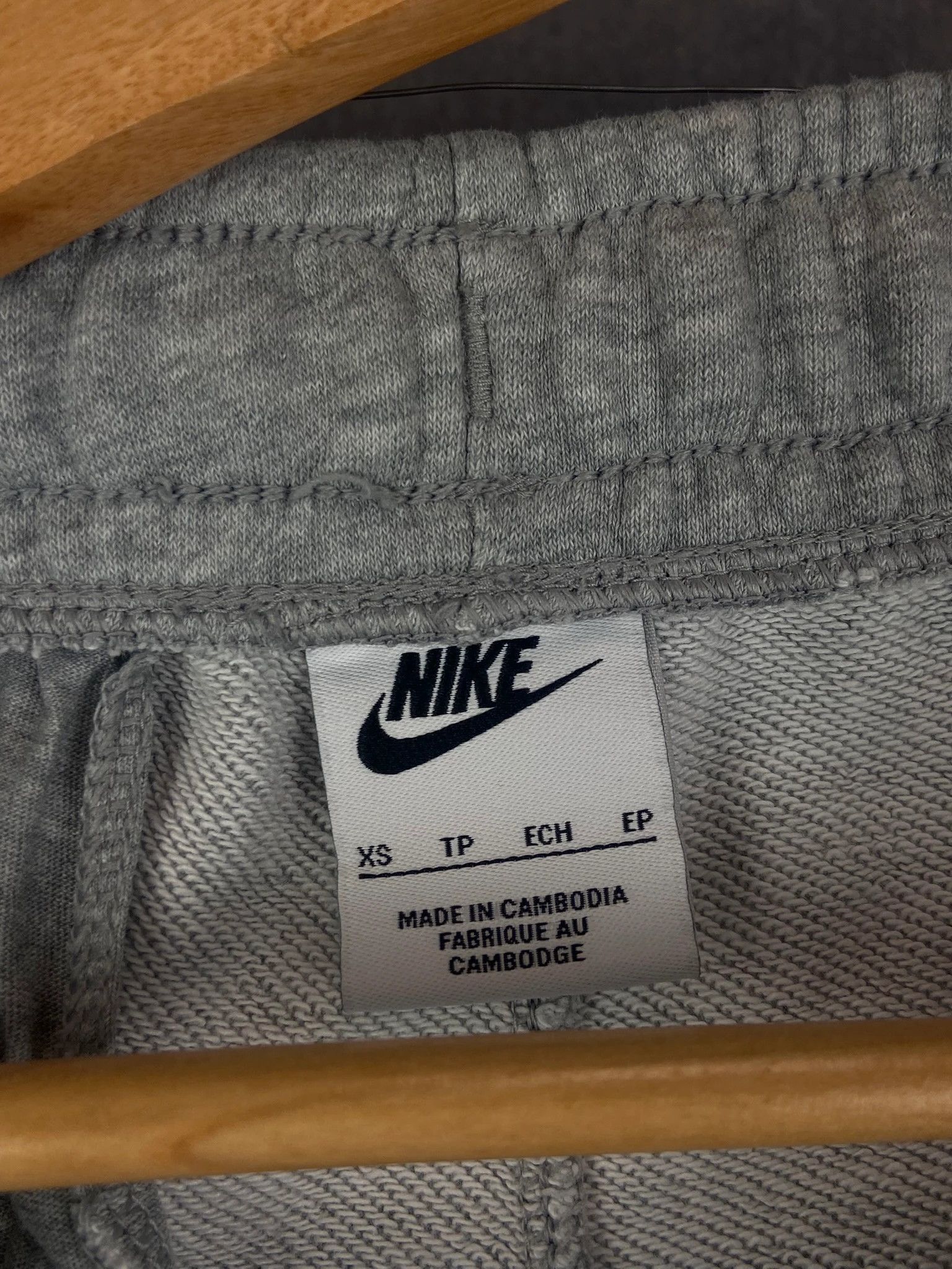 Nike Nike Small Swoosh Grey Joggers | XS Slim Fit Sweatpants Size US 28 / EU 44 - 3 Thumbnail