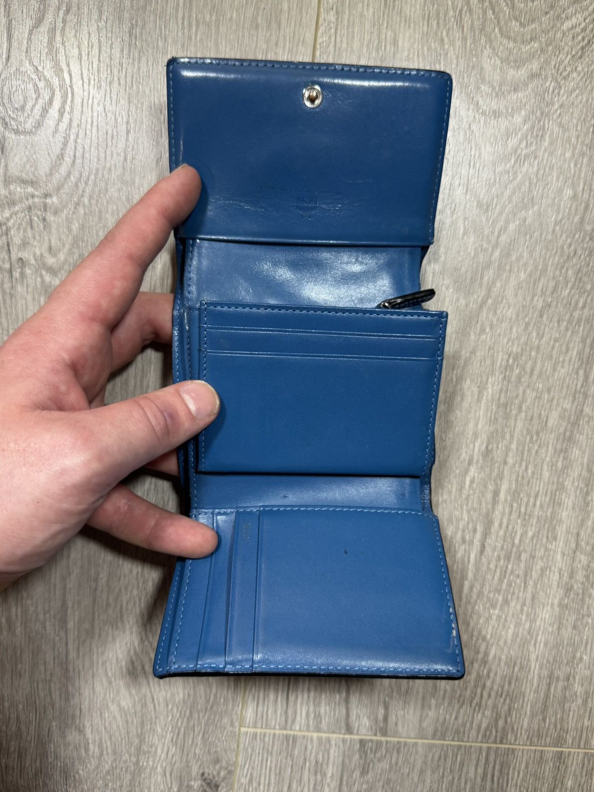 MCM MCM Visetos Berlin Tri-fold Wallet Authentic Women / Unisex Size ONE SIZE - 7 Thumbnail