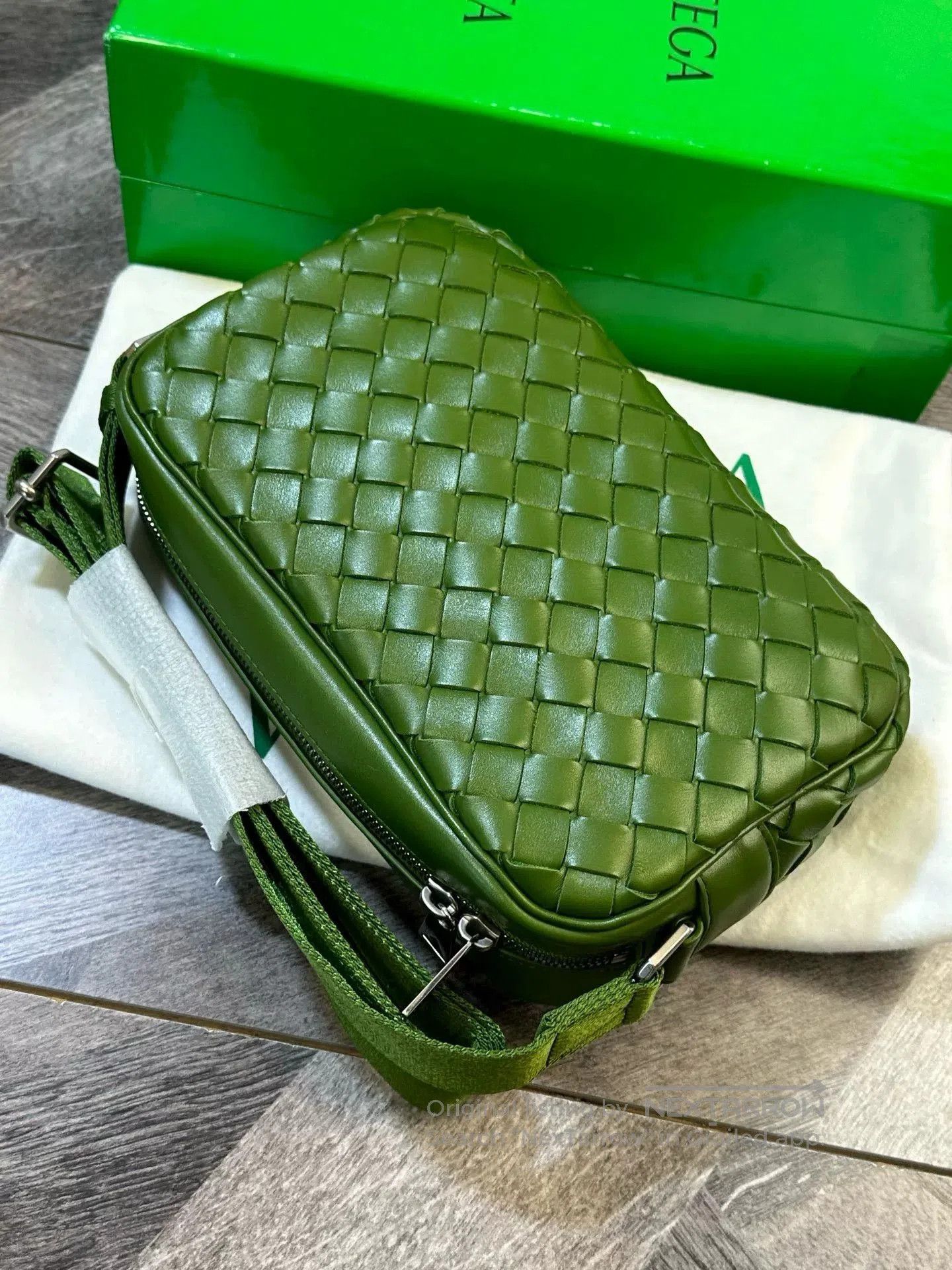 Bottega Veneta BV Classic Woven Camera Messenger Bag. Size ONE SIZE - 4 Thumbnail