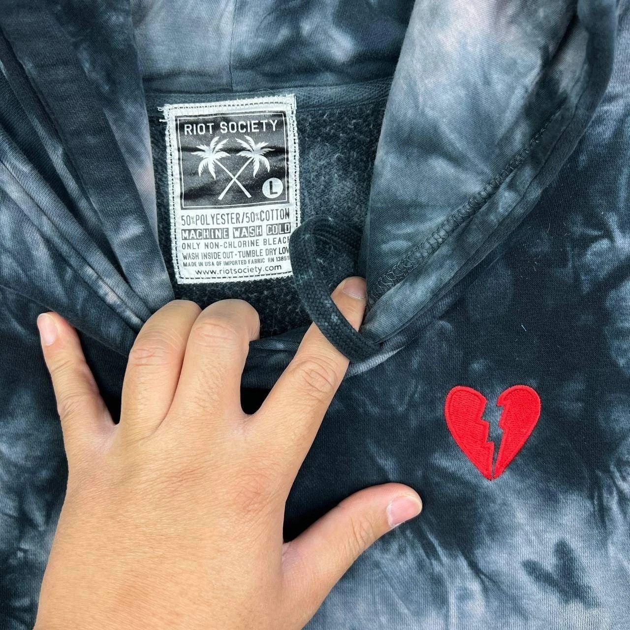 Riot Society Riot Society Hoodie Men Tie Dye Broken Heart Long Sleeve L Size US L / EU 52-54 / 3 - 5 Thumbnail