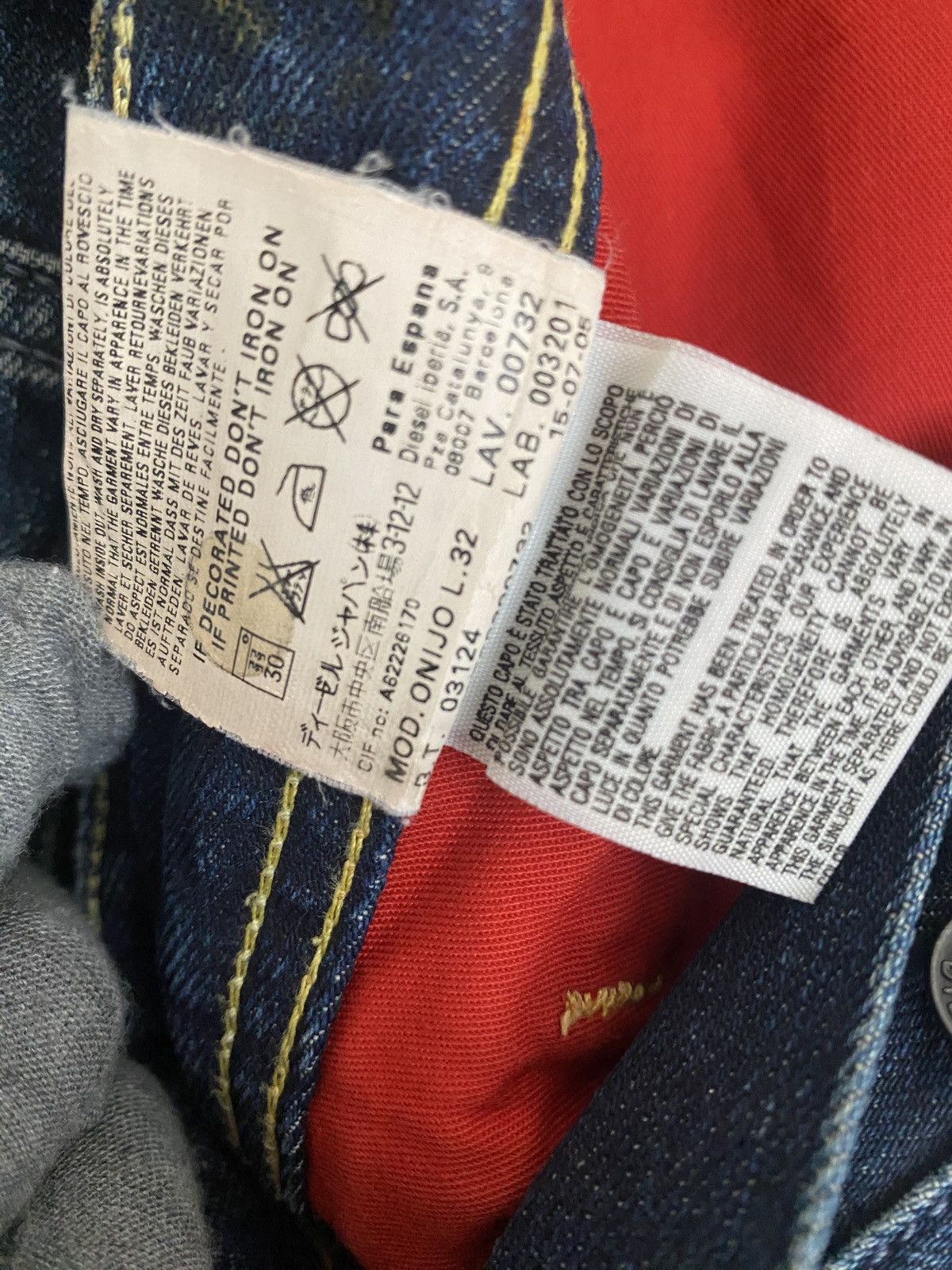 Diesel Vintage 2005 Diesel Onija Wash Denim Distressed Size US 33 - 12 Thumbnail