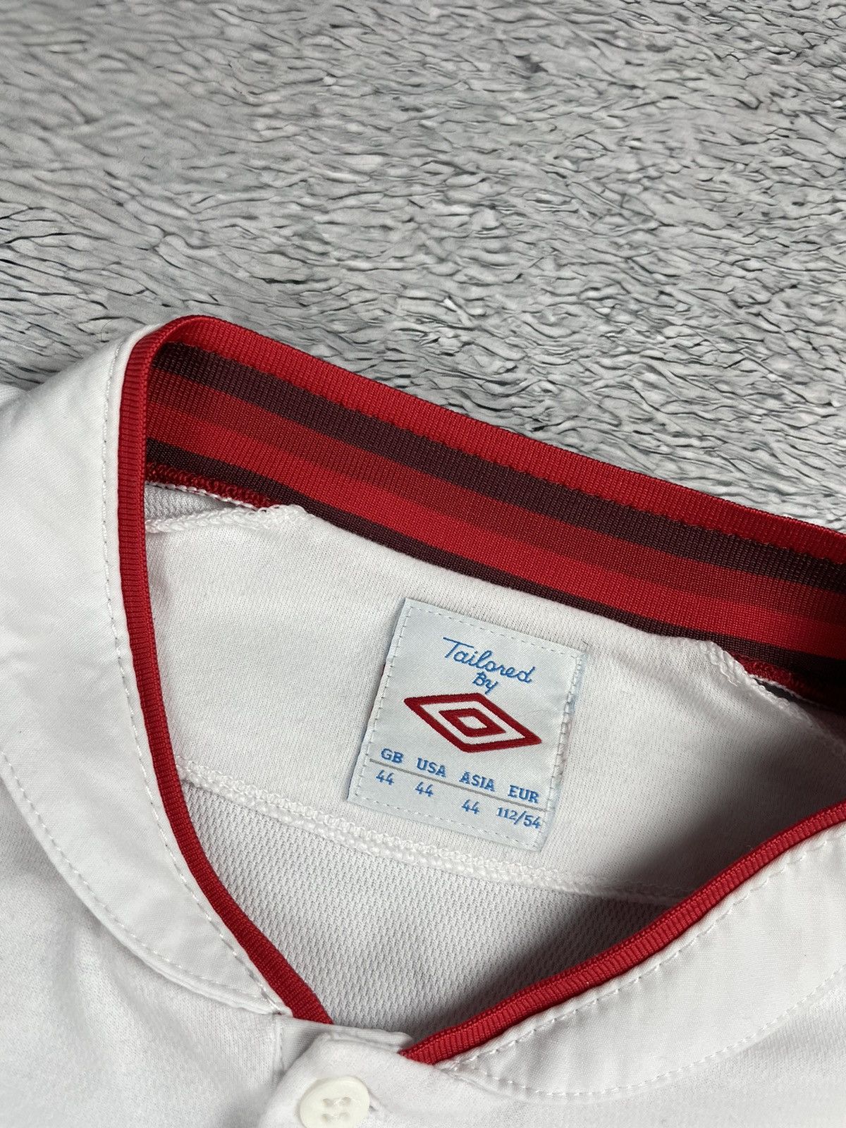 Umbro × Vintage Vintage England 2012 Umbro Soccer Jersey y2k blokcore Size US L / EU 52-54 / 3 - 7 Thumbnail