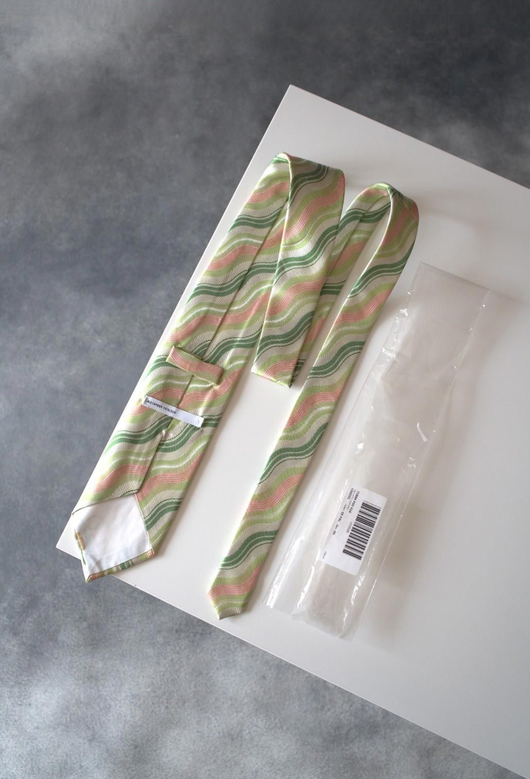 Alexander McQueen !NEW 1990`s Alexander McQueen Wave Men Silk Tie Size ONE SIZE - 1 Thumbnail