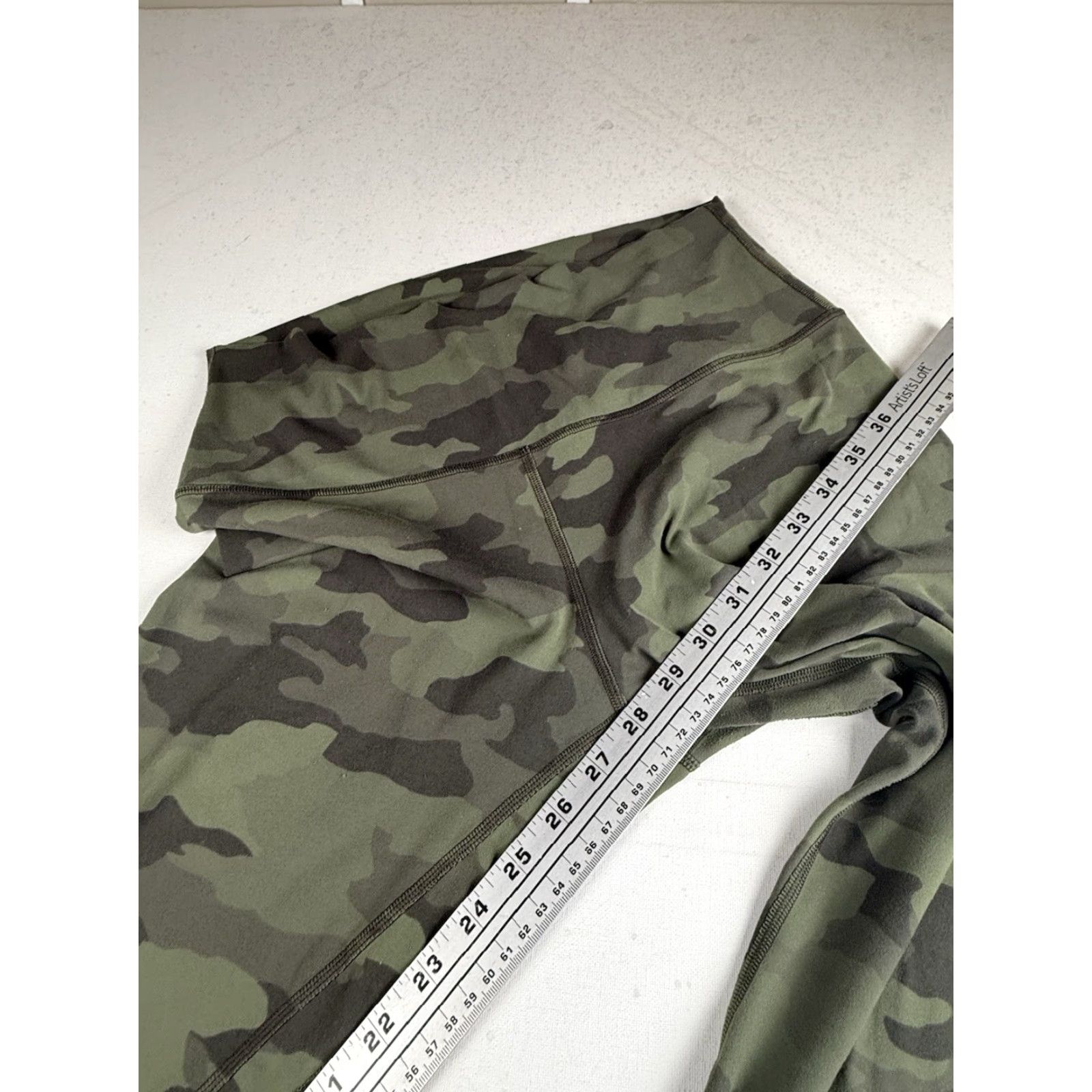 Lululemon Lululemon Leggings Womens 10 Camouflage High Rise Align Yoga Pants Activewear Gym Size 32" / US 10 / IT 46 - 8 Thumbnail