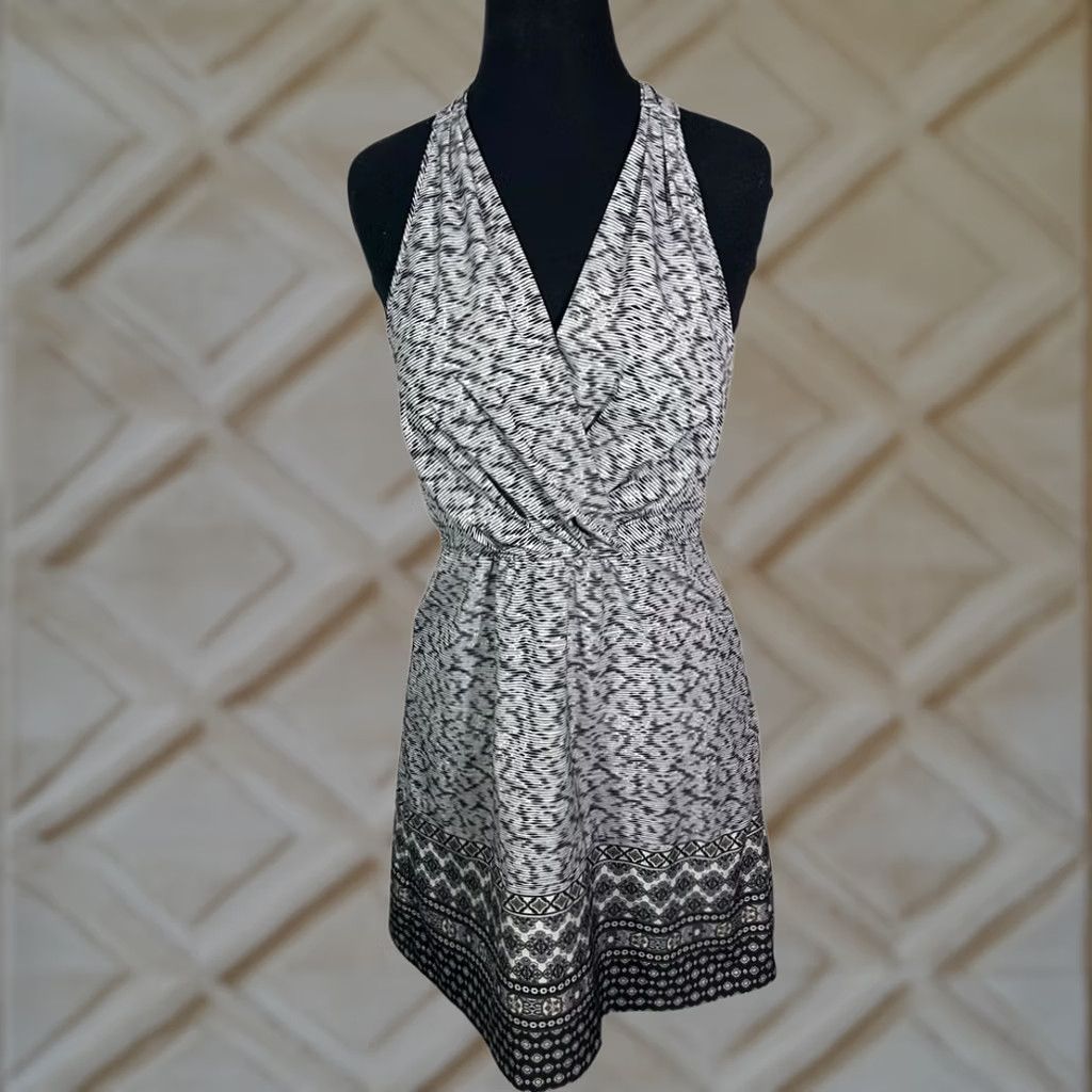 Athleta EUC Athleta Go Anywhere Halter Dress Sleeveless Black White Casual Dress Sz 6 Size M / US 6-8 / IT 42-44 - 1 Thumbnail