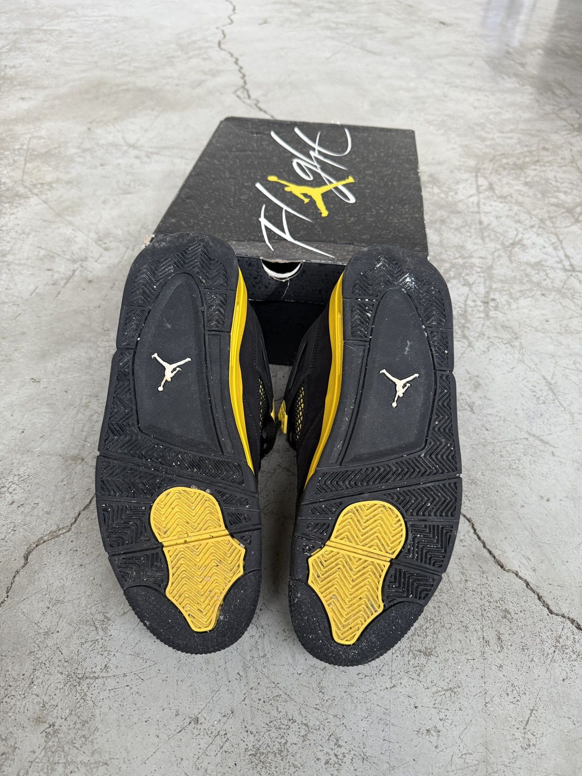 Jordan Brand Jordan 4 Thunder Size US 12 / EU 45 - 6 Thumbnail