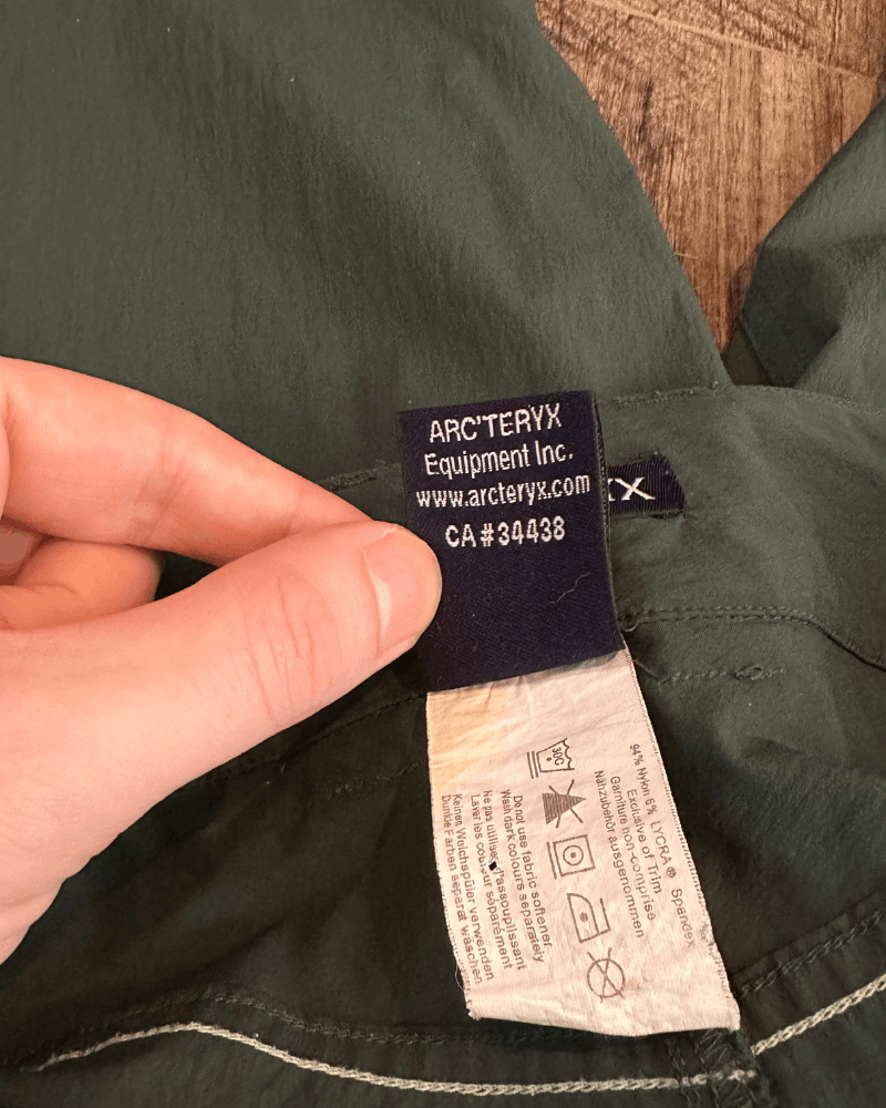 Arc'teryx Arc'teryx Women's Long Green Bermuda Cargo Shorts - 12 (32) Size 32" / US 10 / IT 46 - 7 Thumbnail