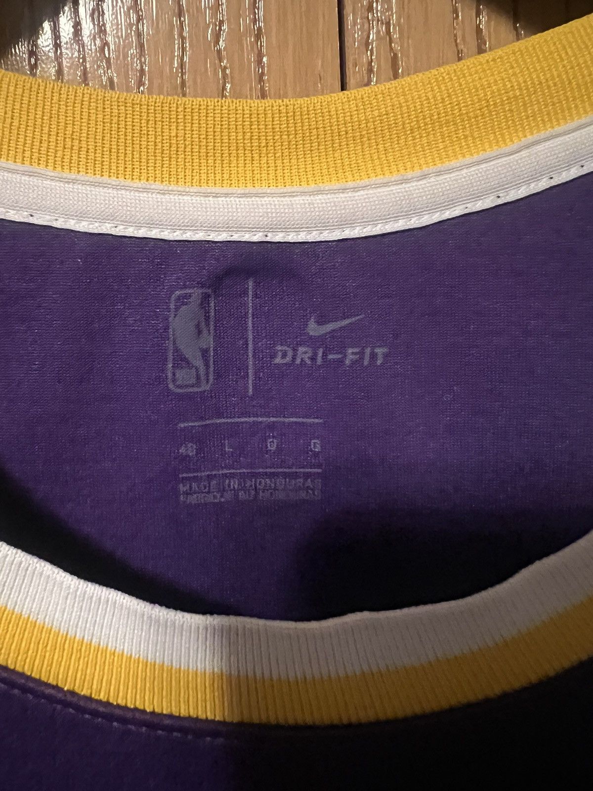 NBA × Nike NIKE KOBE BRYANT LA LAKERS PURPLE SWINGMAN #8 JERSEY SZ L Size US L / EU 52-54 / 3 - 3 Thumbnail