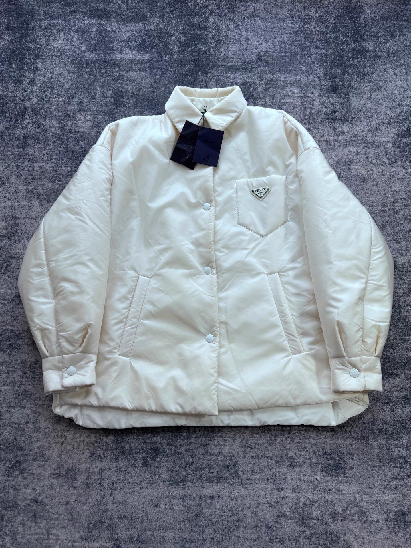 Prada Prada White Triangle Logo Nylon Cotton Puffer Jacket 36 Size XS / US 0-2 / IT 36-38 - 1 Thumbnail