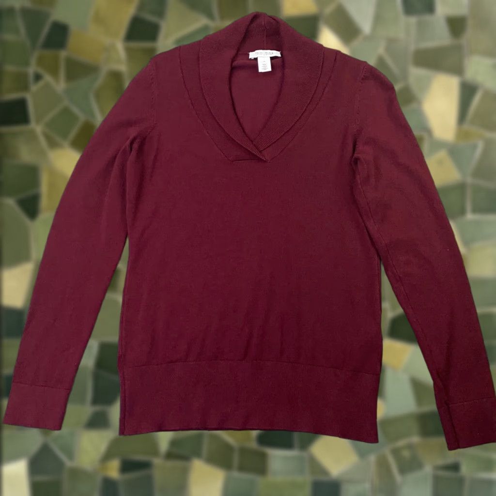 White House Black Market WHITE HOUSE BLACK MARKET Sweater Womens Medium Burgundy V-Neck Long Sleeve Classic Knit Size M / US 6-8 / IT 42-44 - 1 Thumbnail